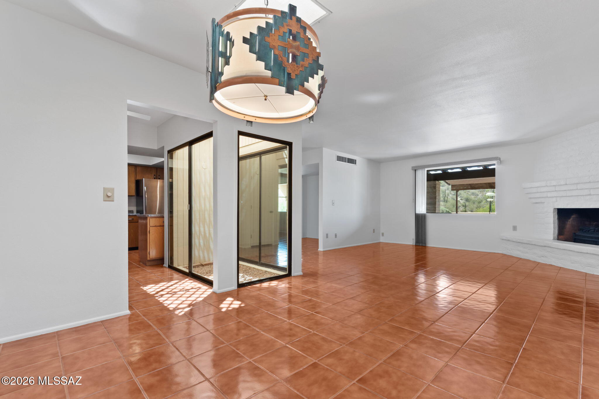 5406 N Camino De Las Brisas