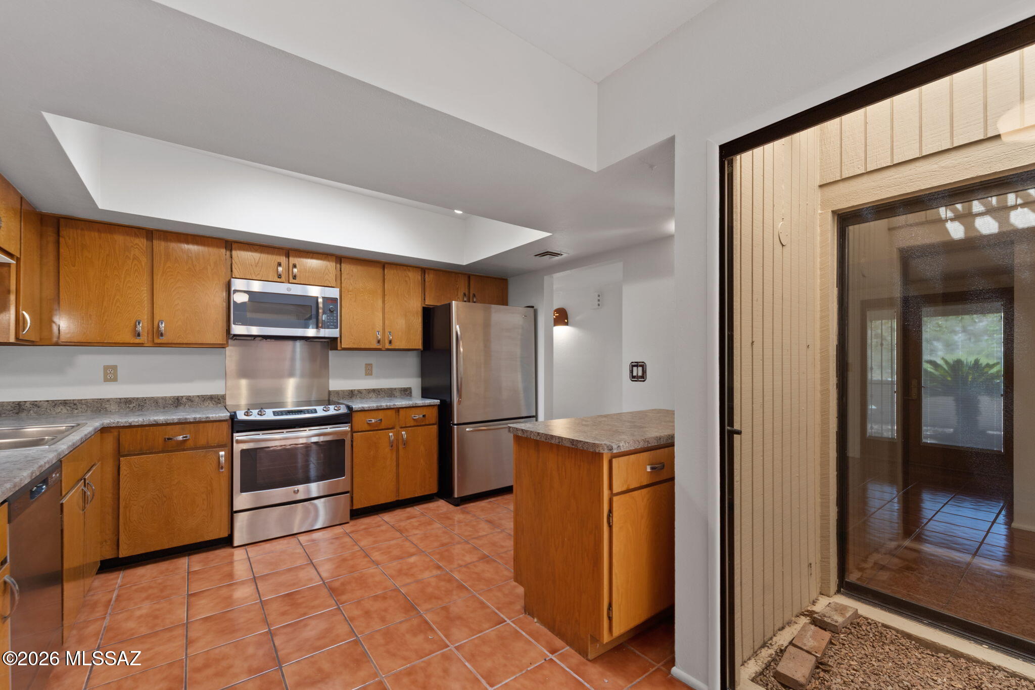 5406 N Camino De Las Brisas