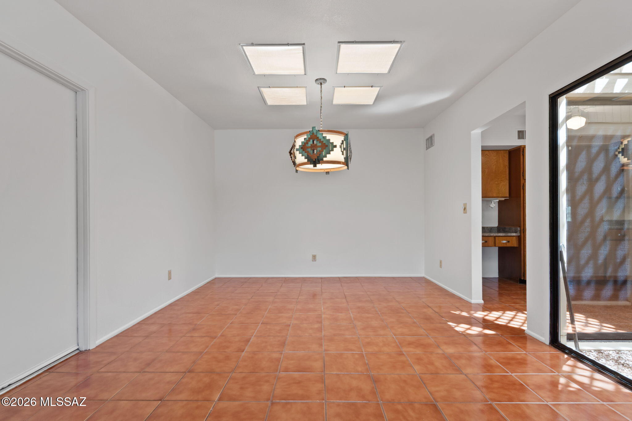 5406 N Camino De Las Brisas