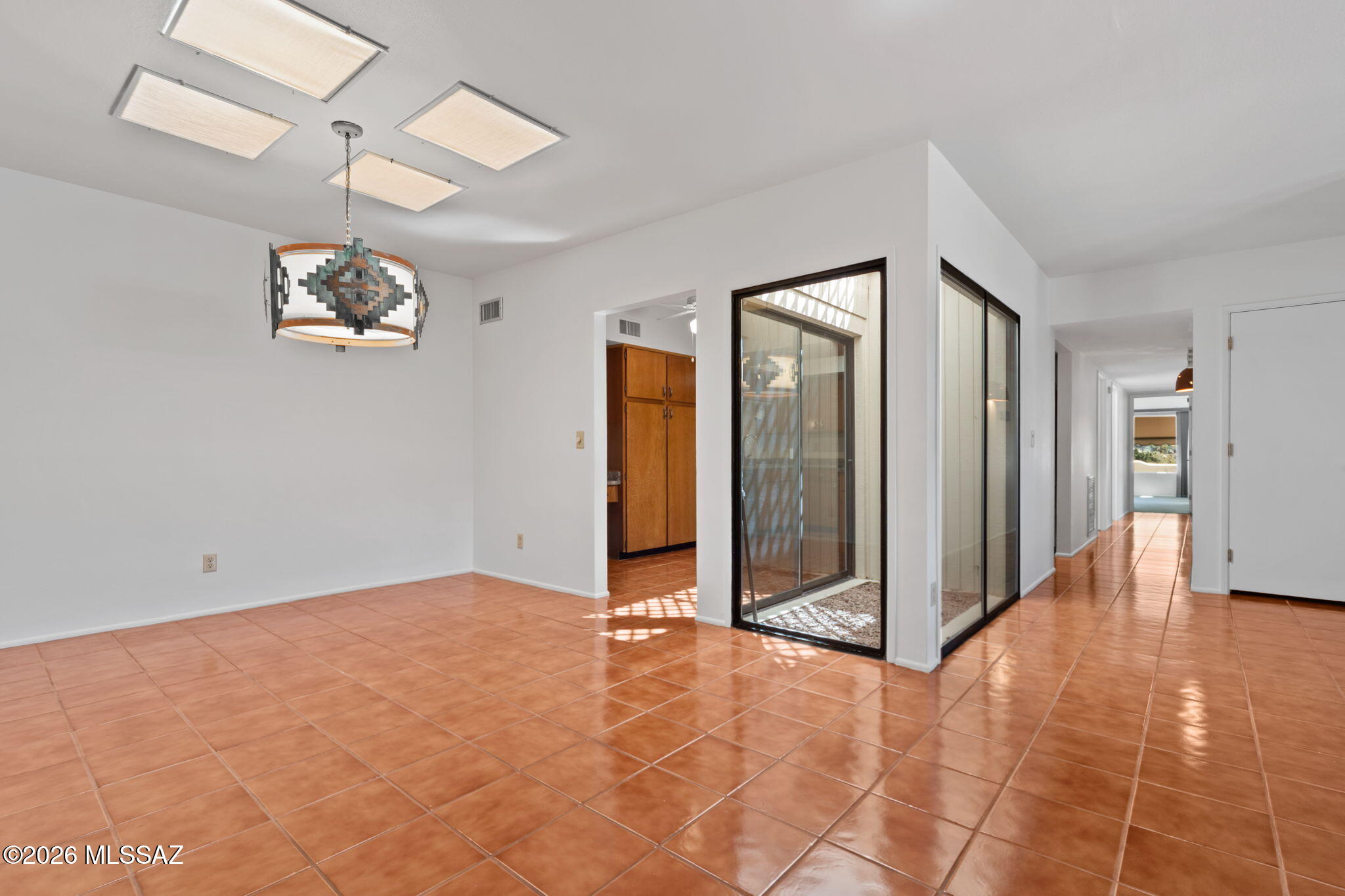 5406 N Camino De Las Brisas