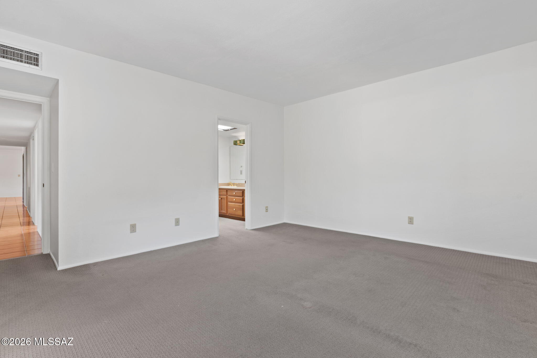 5406 N Camino De Las Brisas