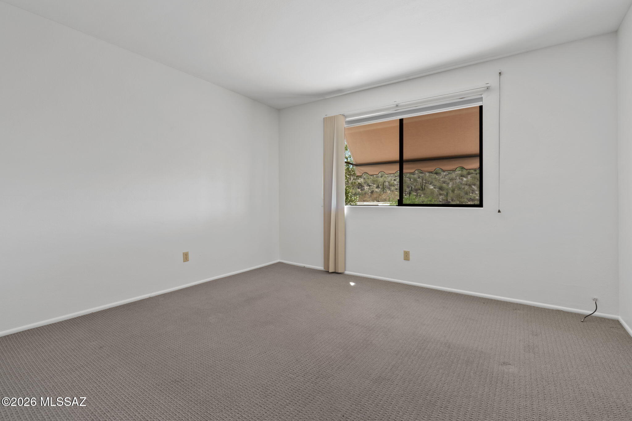 5406 N Camino De Las Brisas