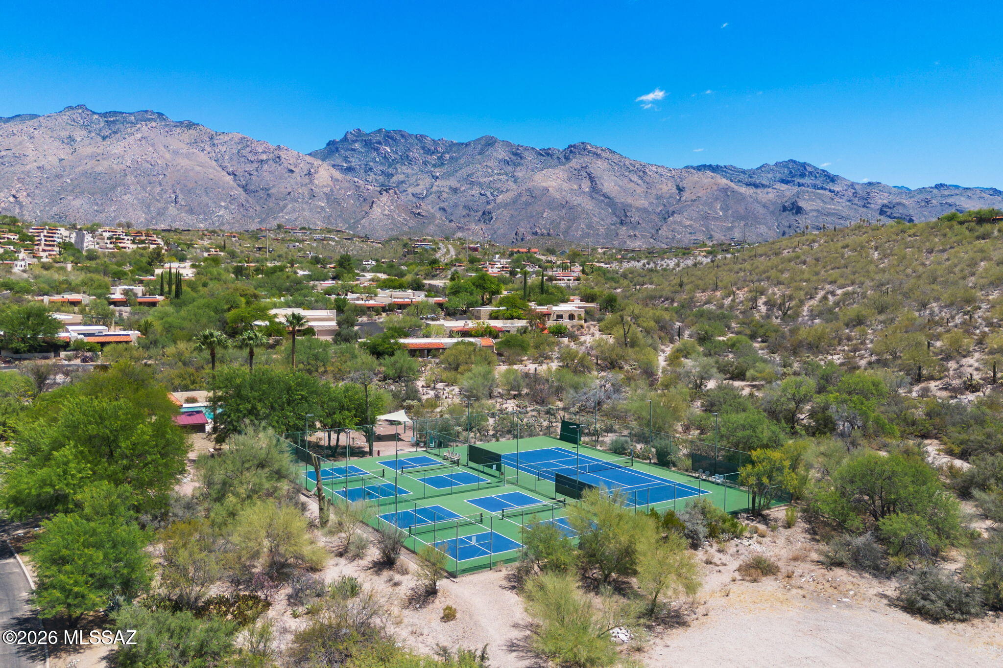 5406 N Camino De Las Brisas