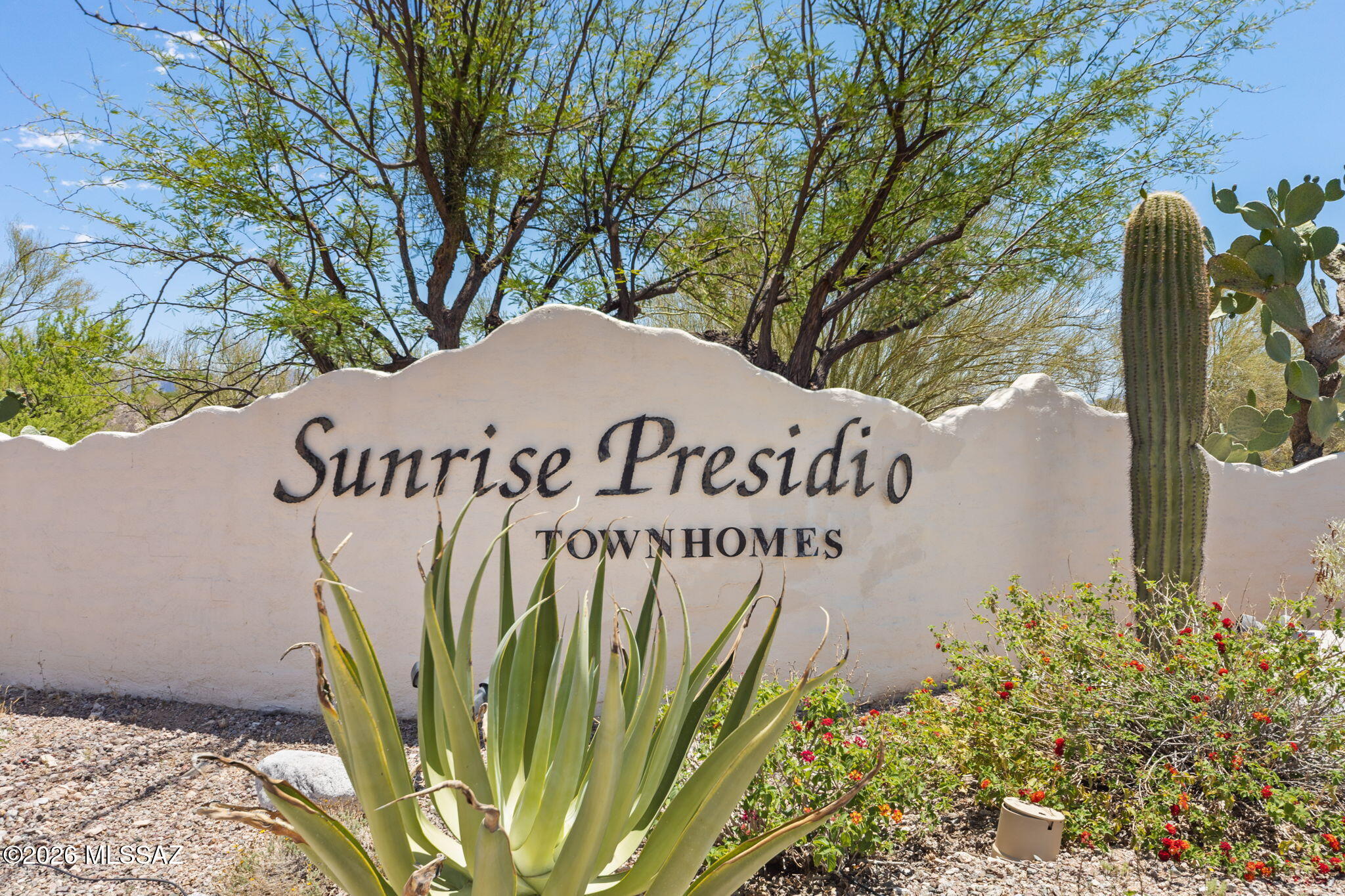 5406 N Camino De Las Brisas