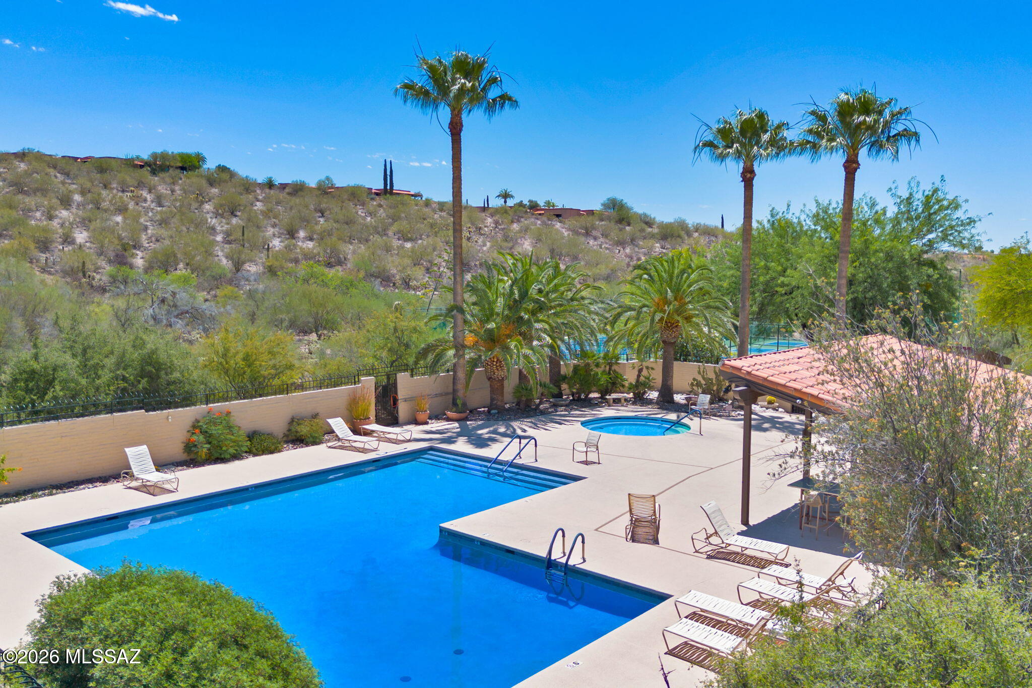 5406 N Camino De Las Brisas