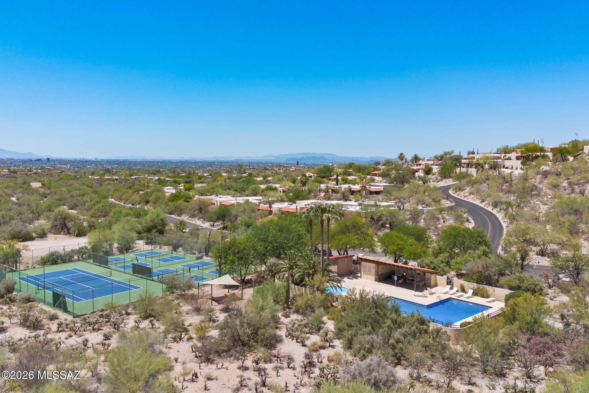 5406 N Camino De Las Brisas