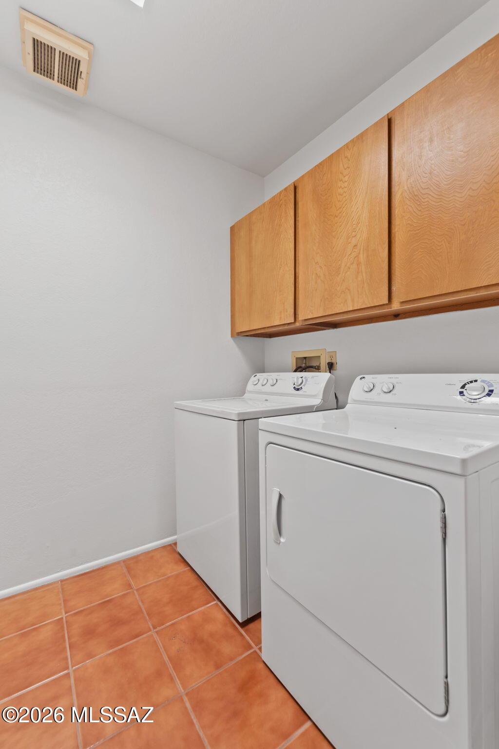 5406 N Camino De Las Brisas