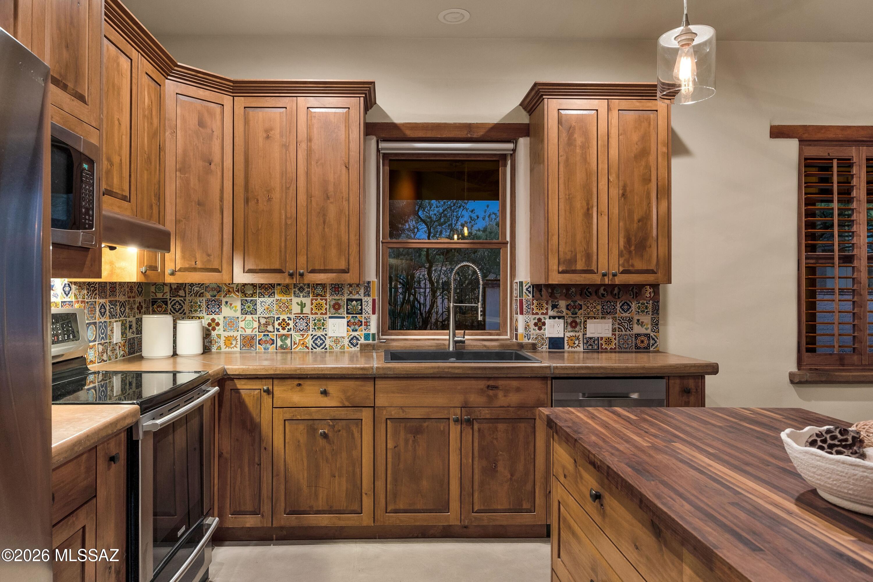 4166 W Adobe Ranch Place