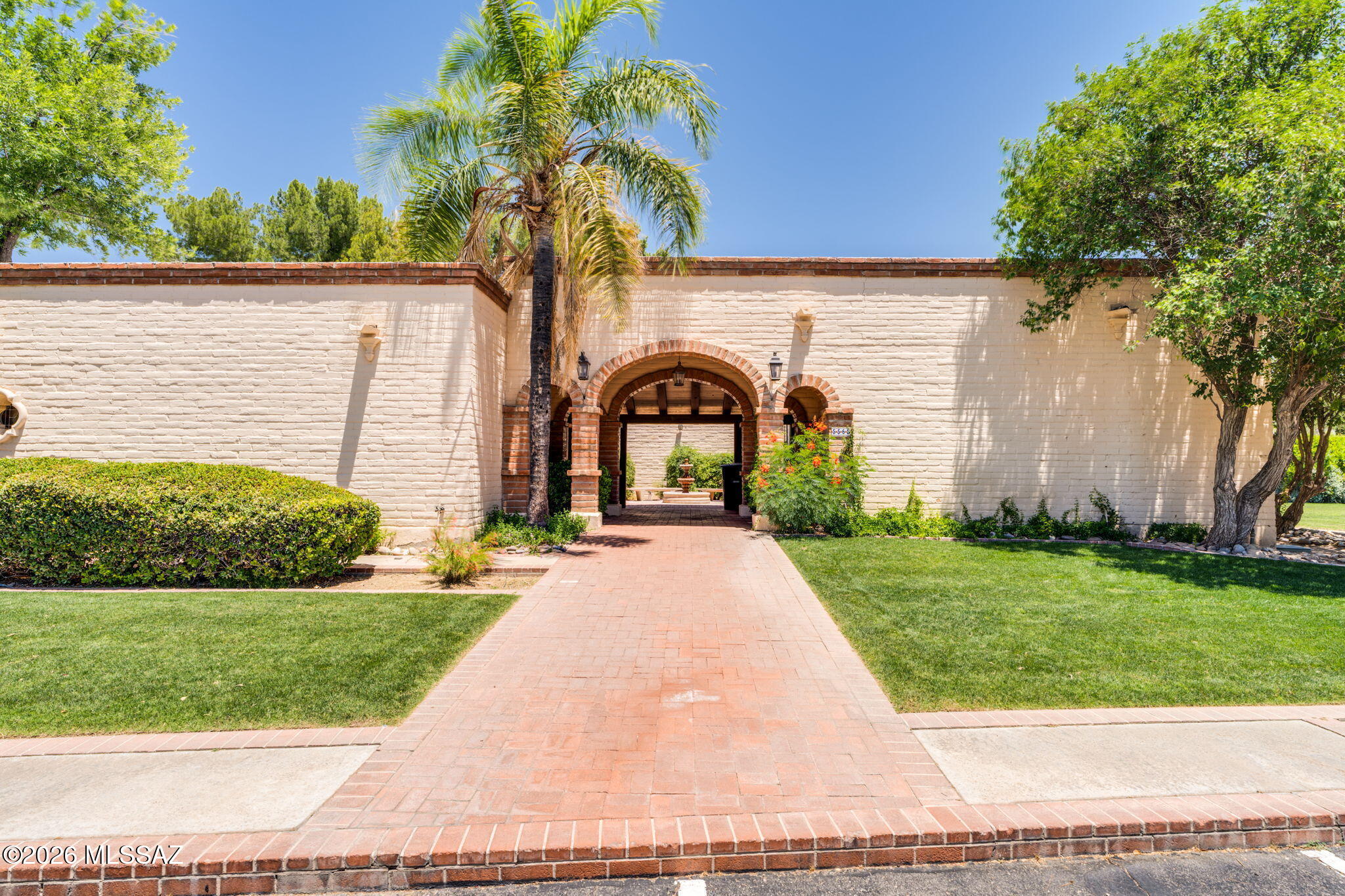 5560 E Miles Circle