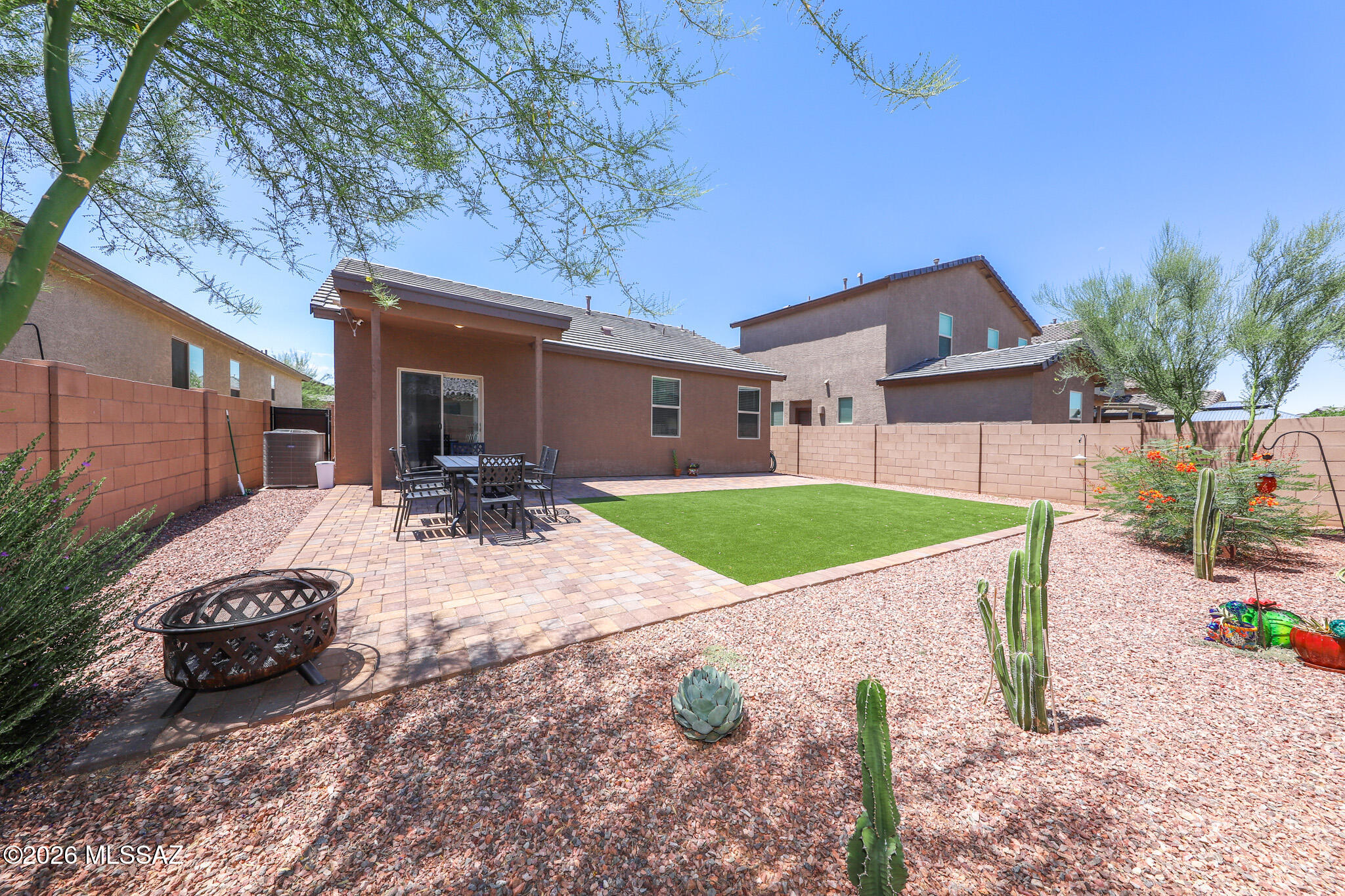 7136 W Vineridge Drive