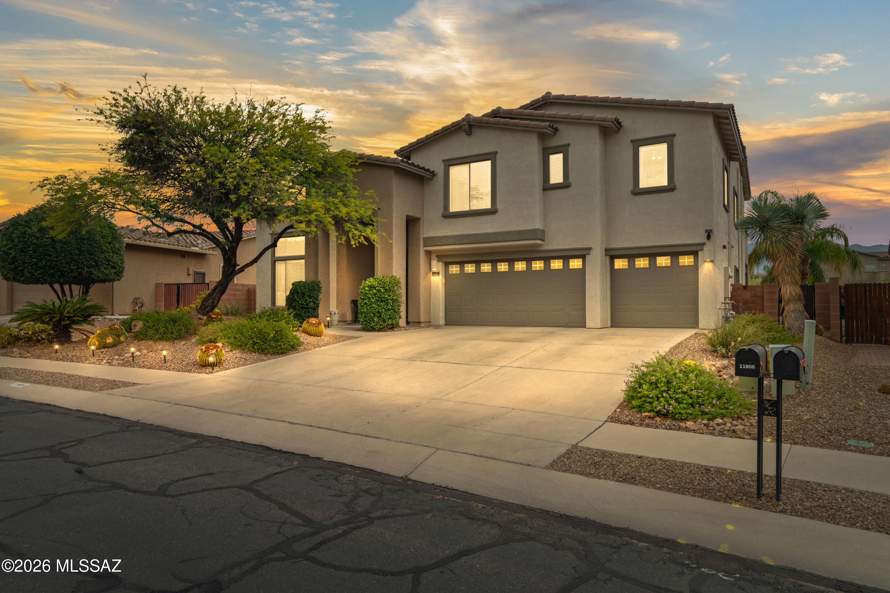 11906 N Mesquite Hollow Drive