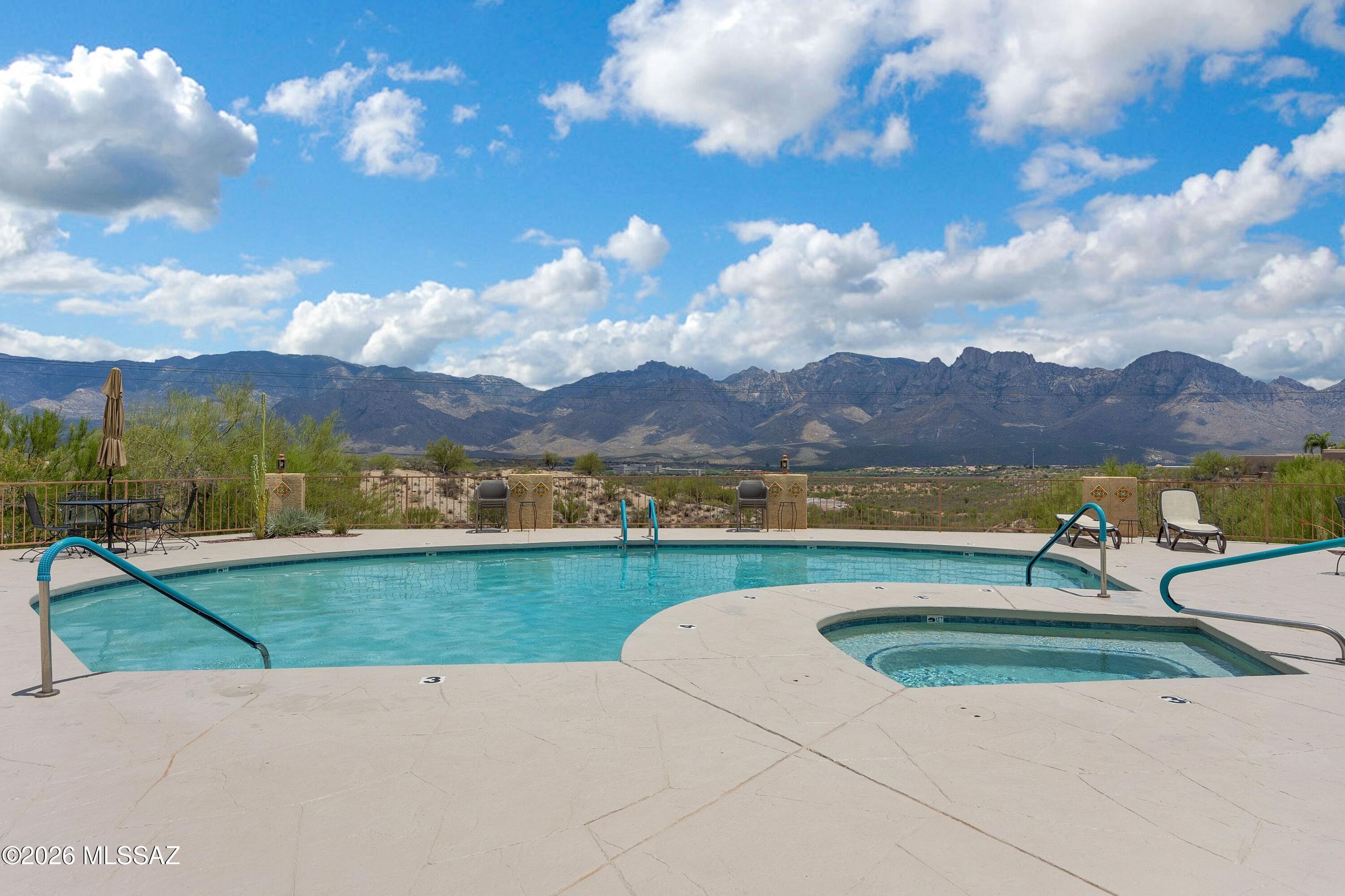 12608 N Sleeping Coyote Drive