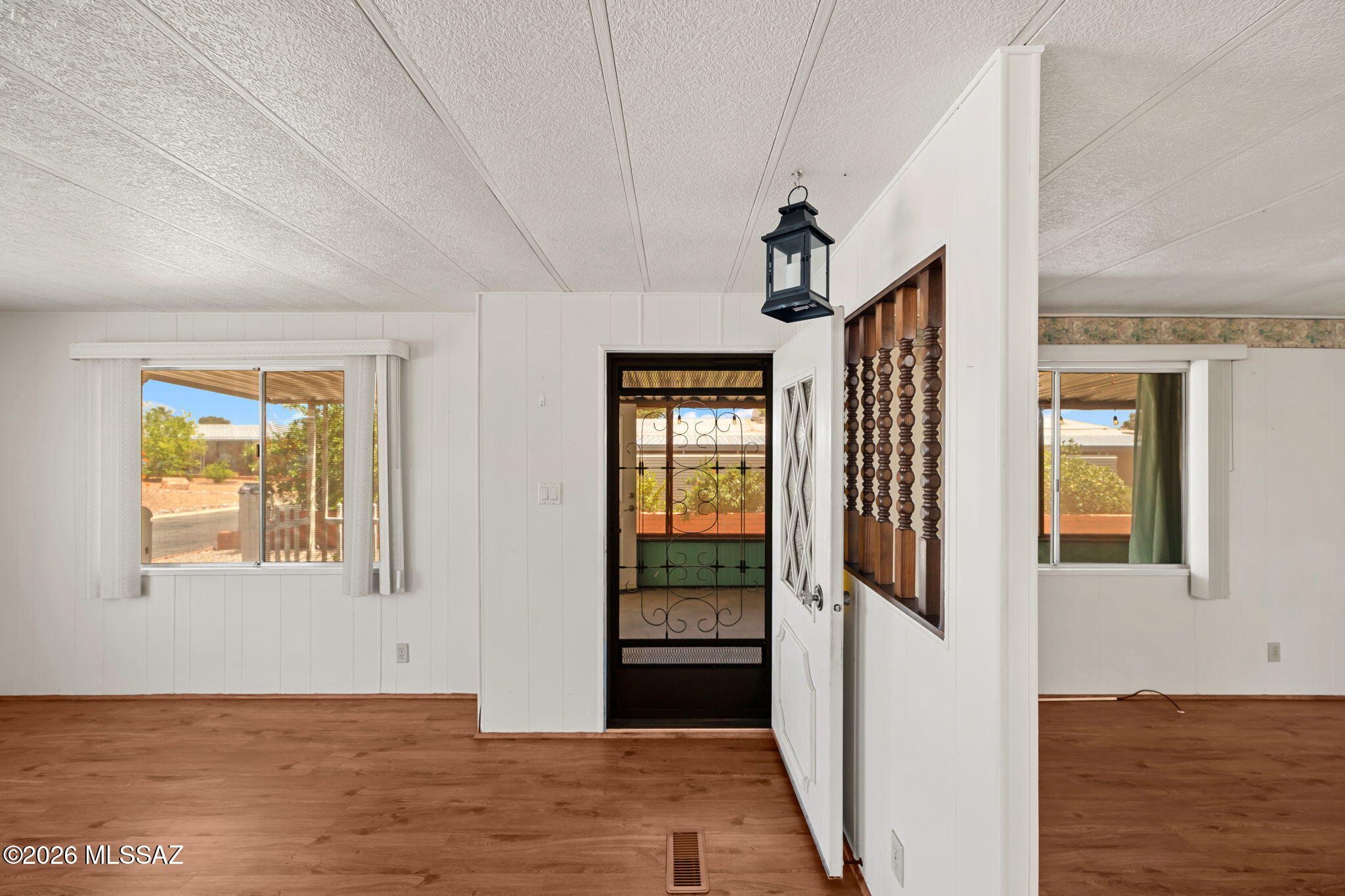145 W Mora Drive