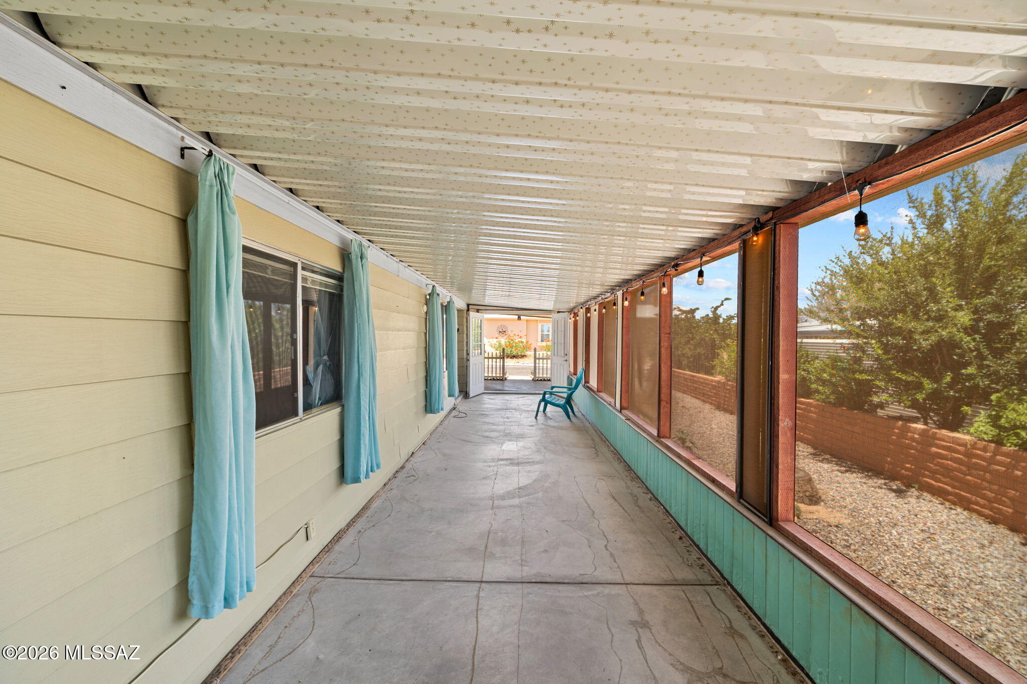 145 W Mora Drive