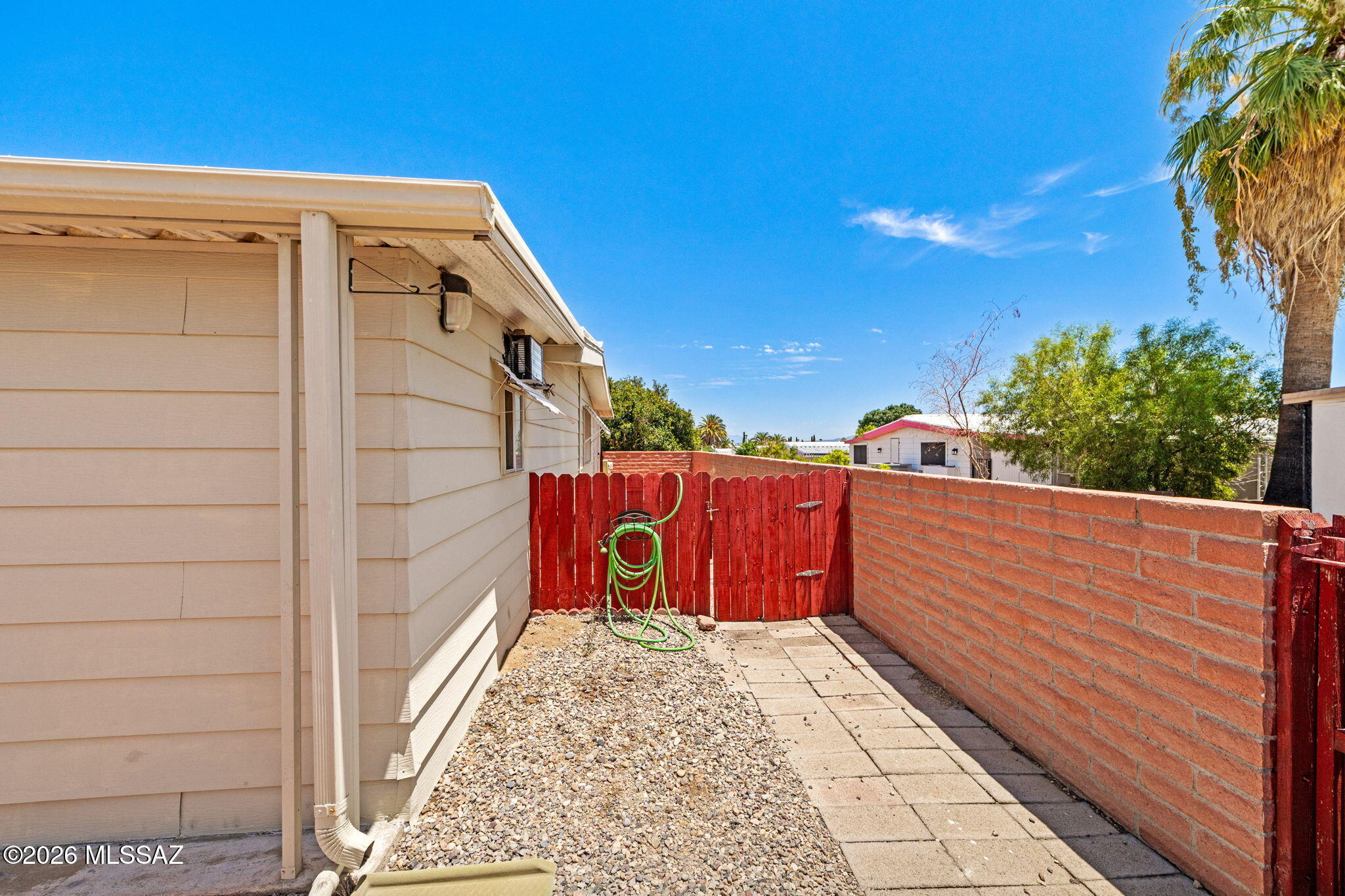 145 W Mora Drive