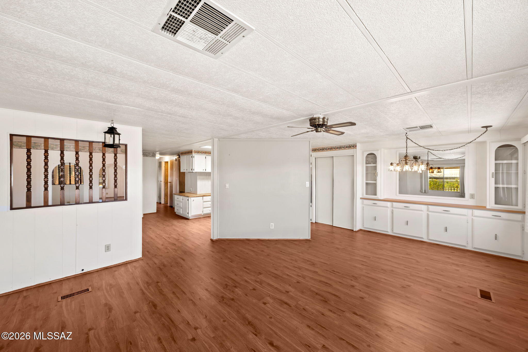 145 W Mora Drive