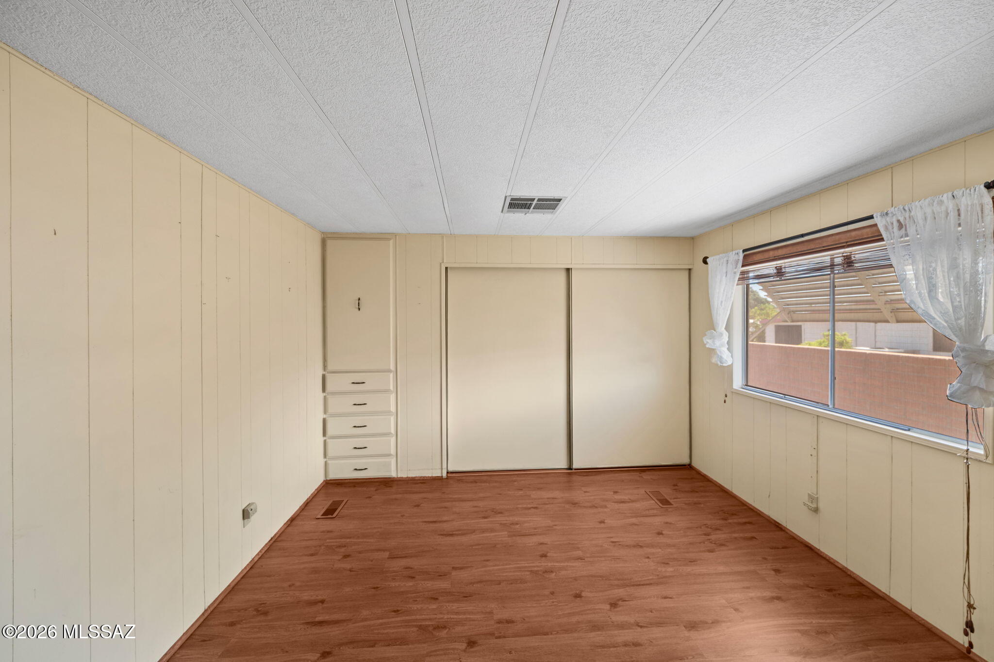 145 W Mora Drive