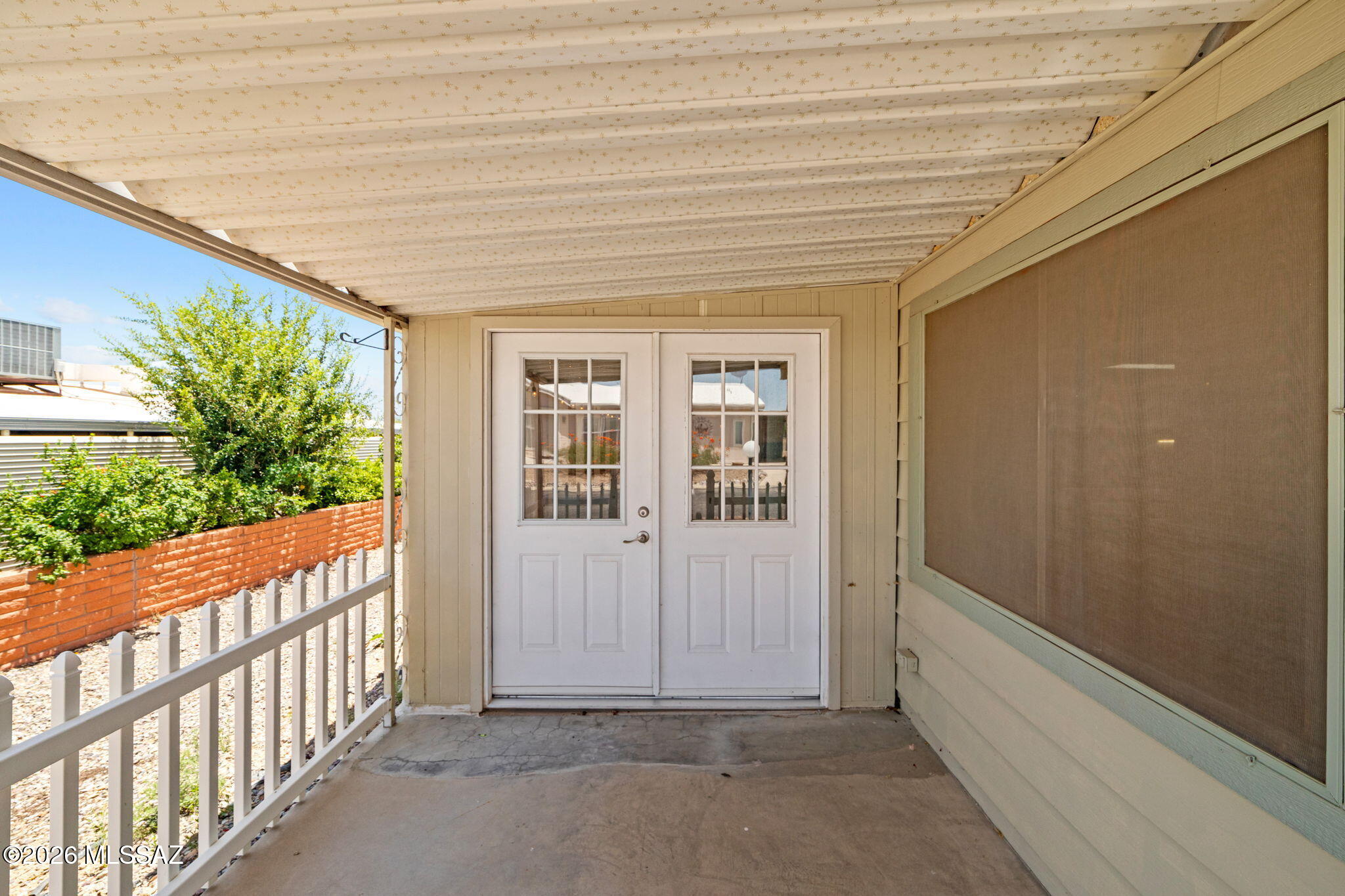 145 W Mora Drive