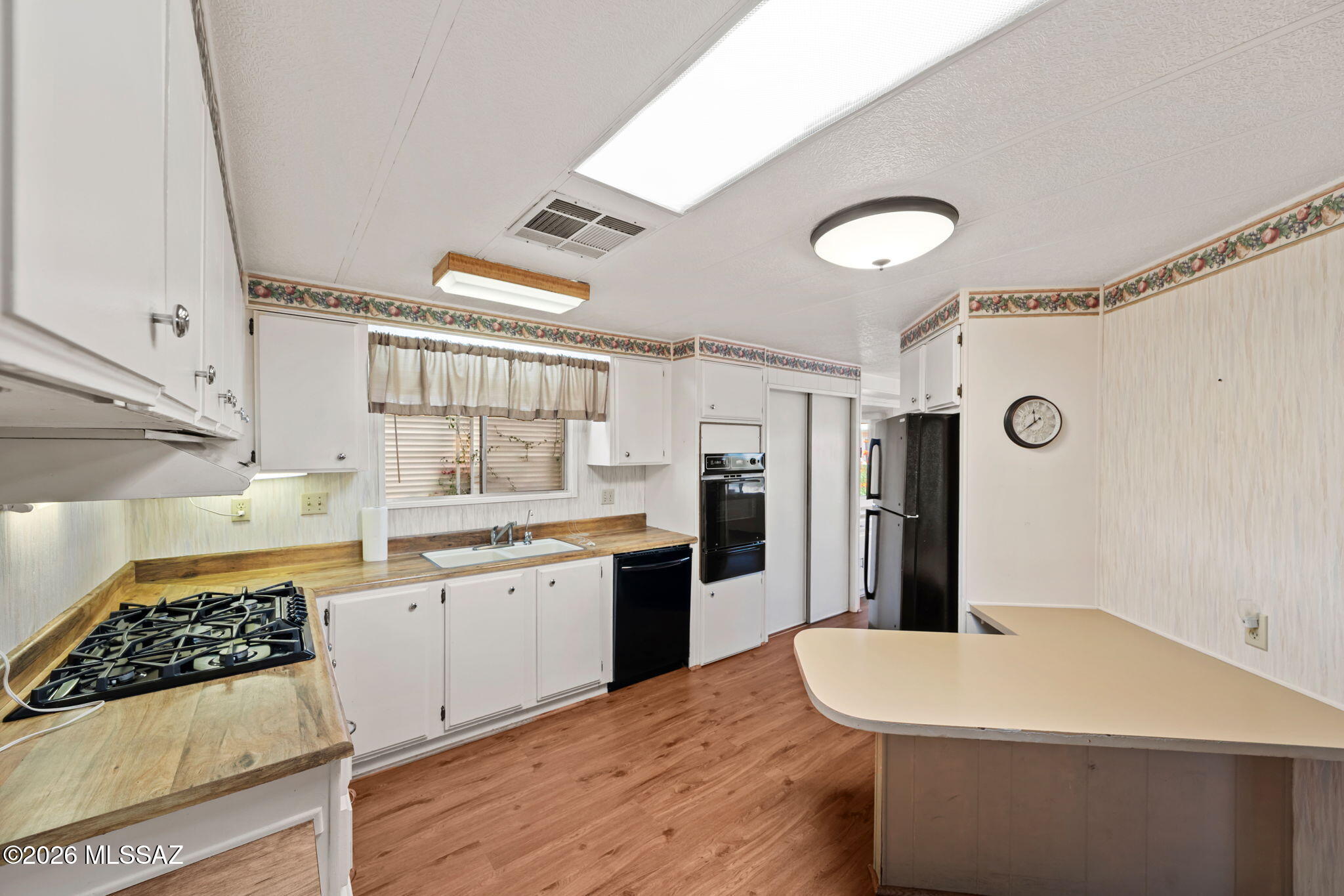 145 W Mora Drive