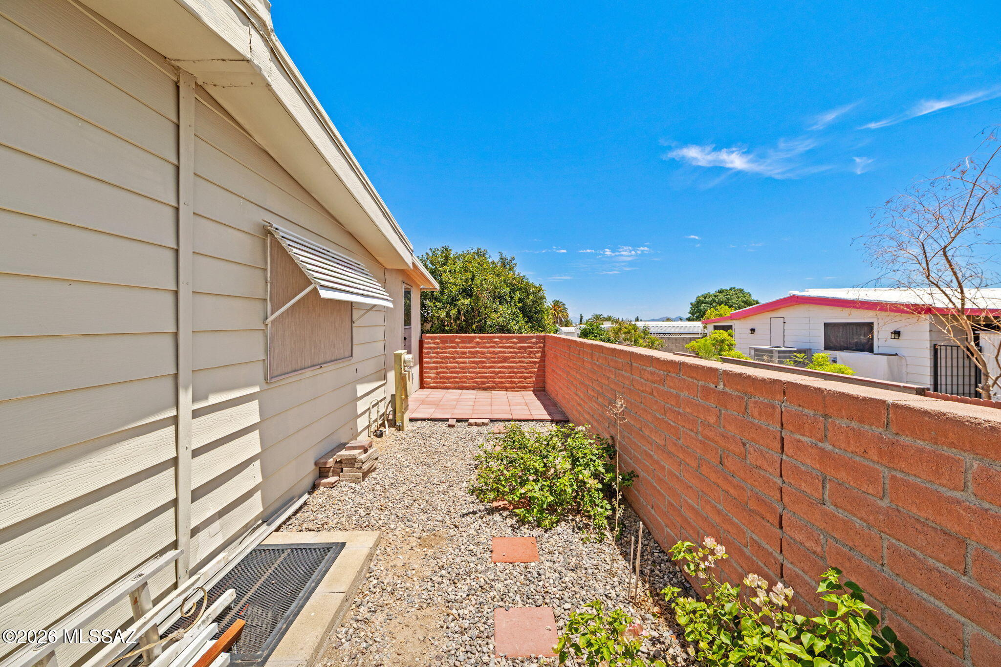 145 W Mora Drive