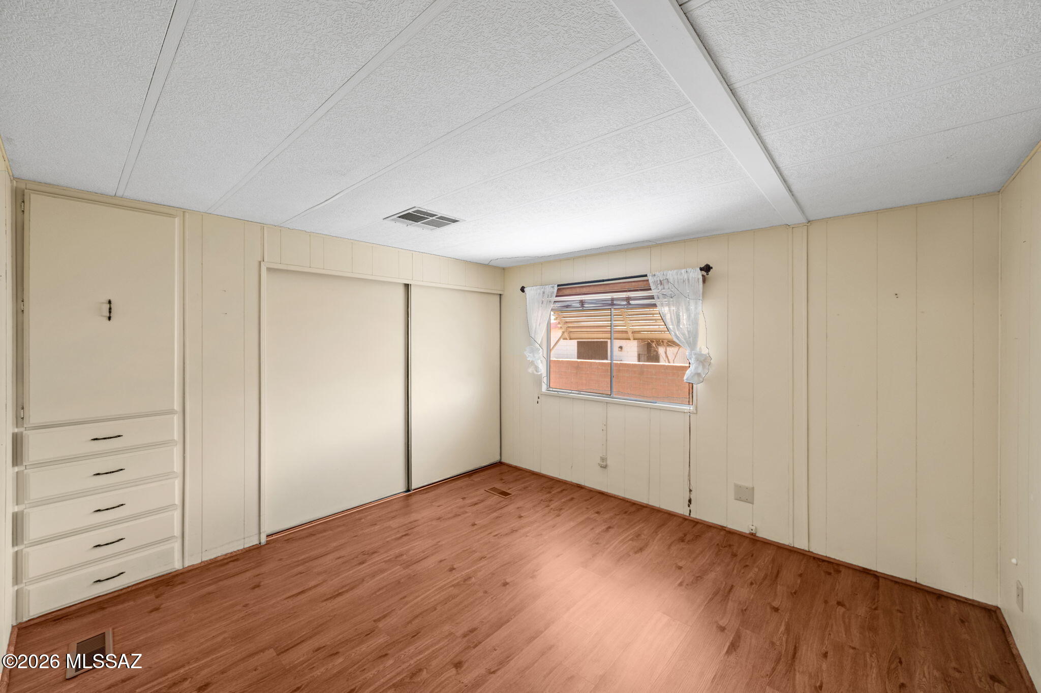 145 W Mora Drive