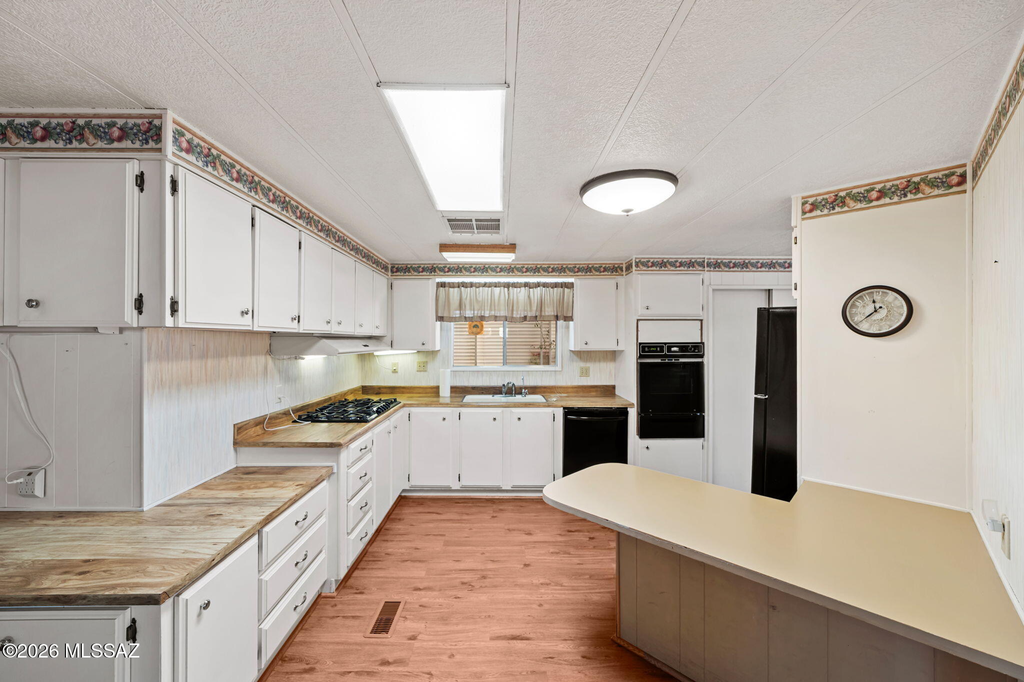 145 W Mora Drive