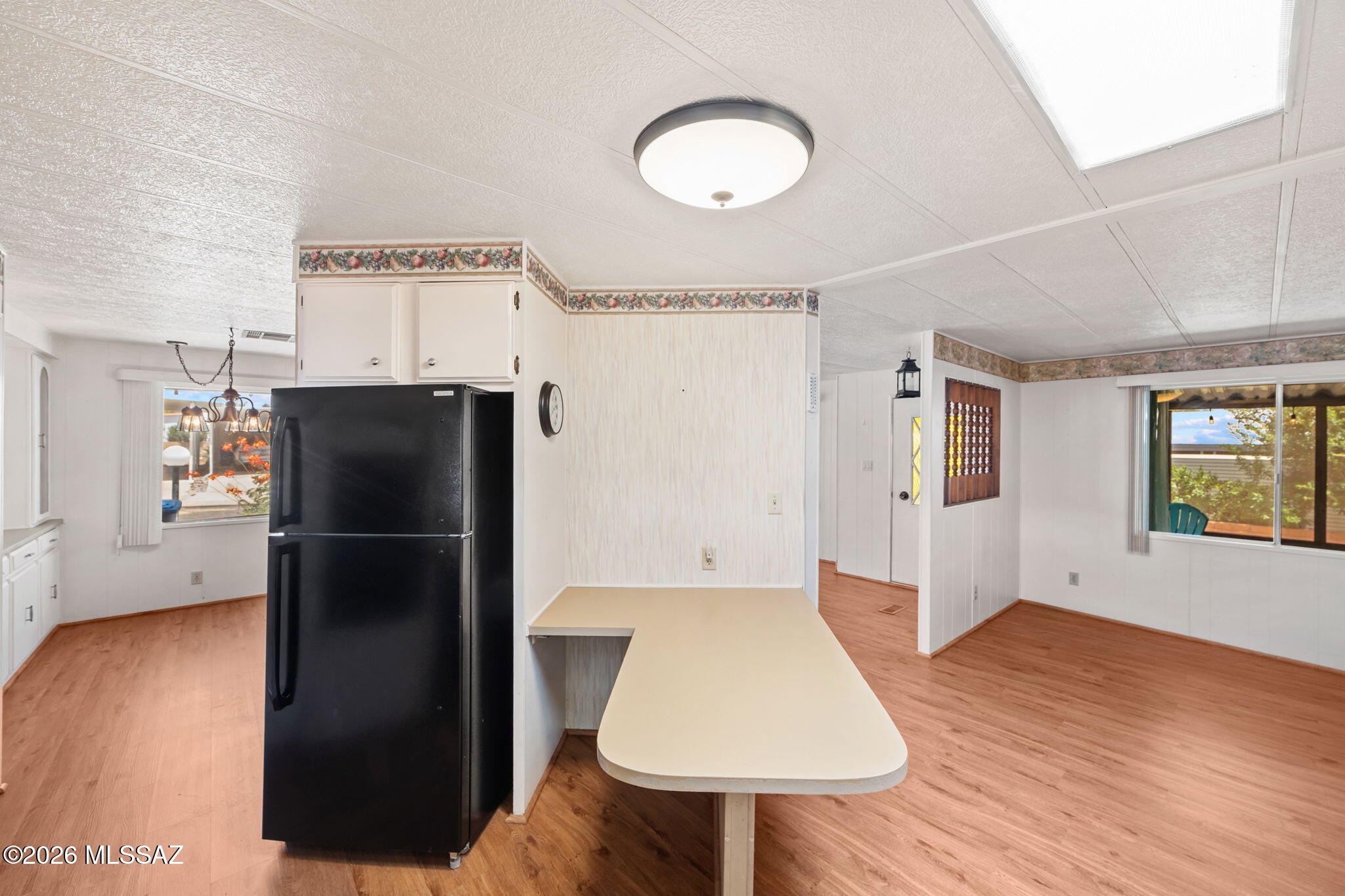 145 W Mora Drive