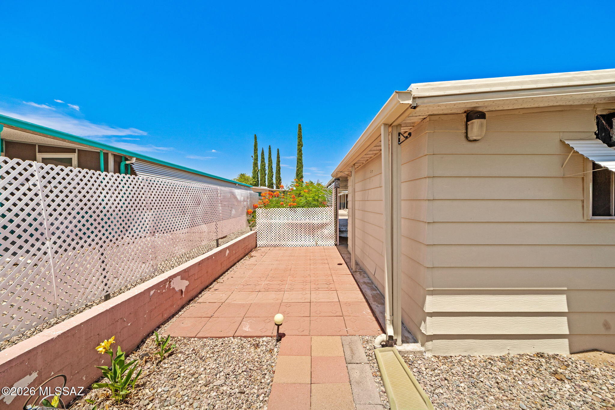 145 W Mora Drive