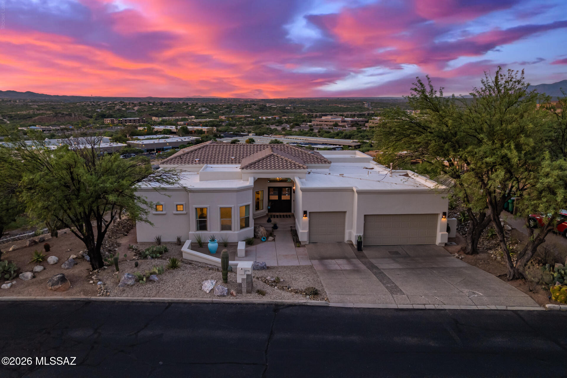 1775 E Buck Ridge Place