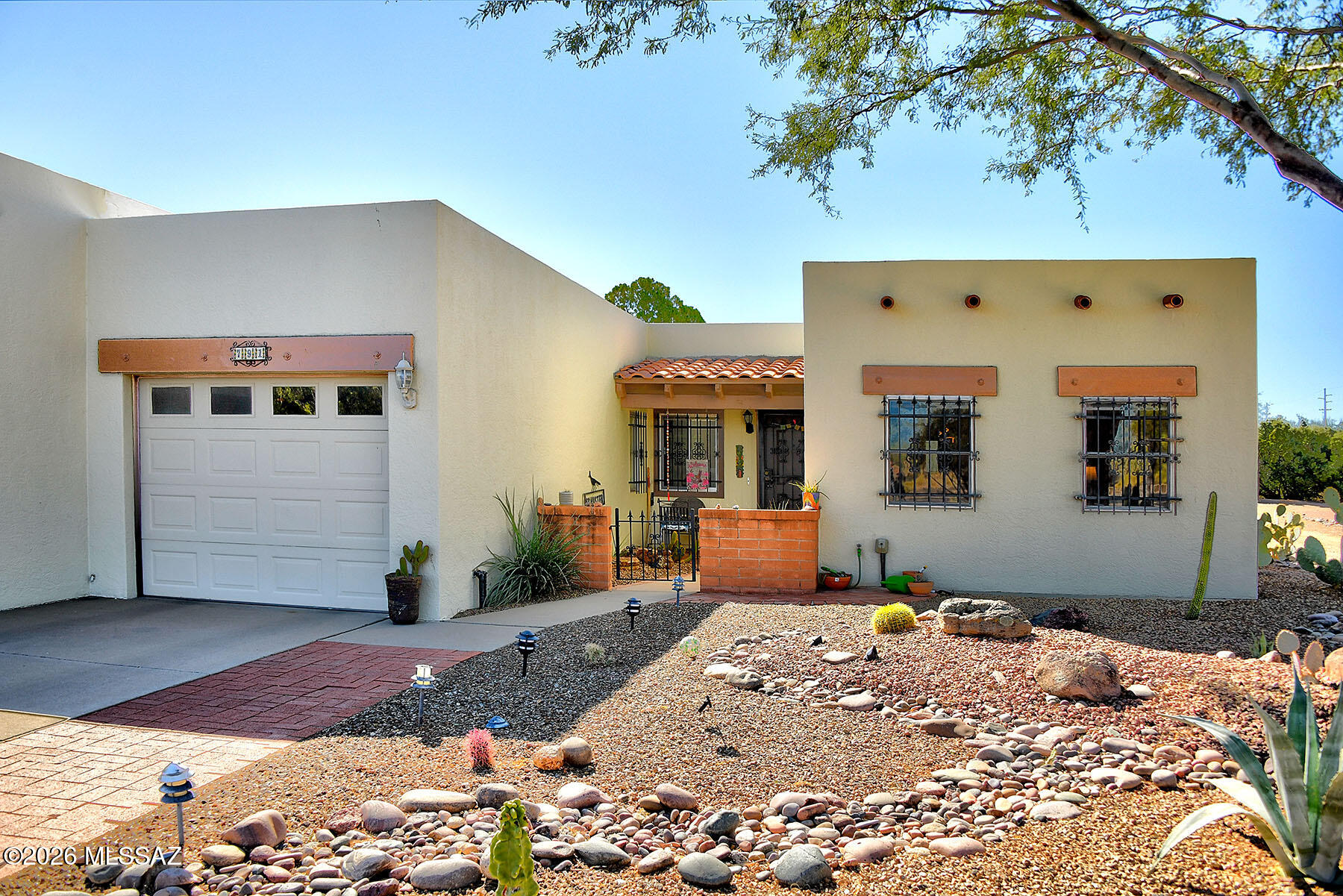 791 W Calle De Alegria