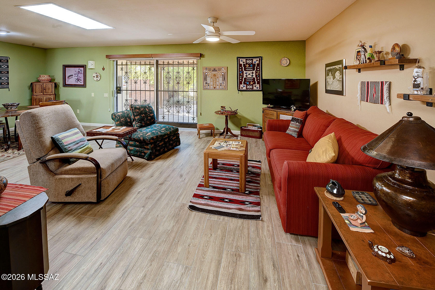 791 W Calle De Alegria