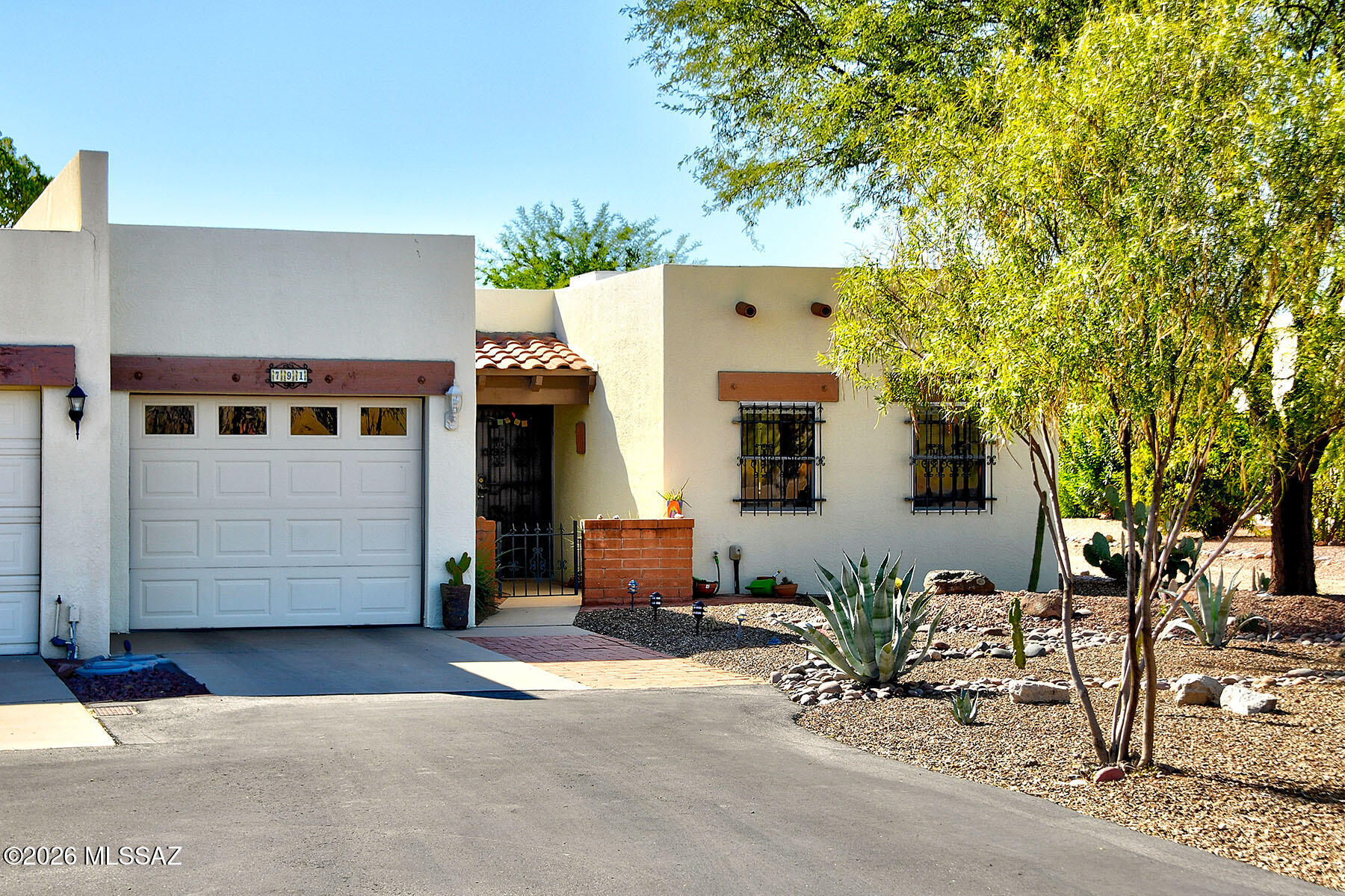 791 W Calle De Alegria