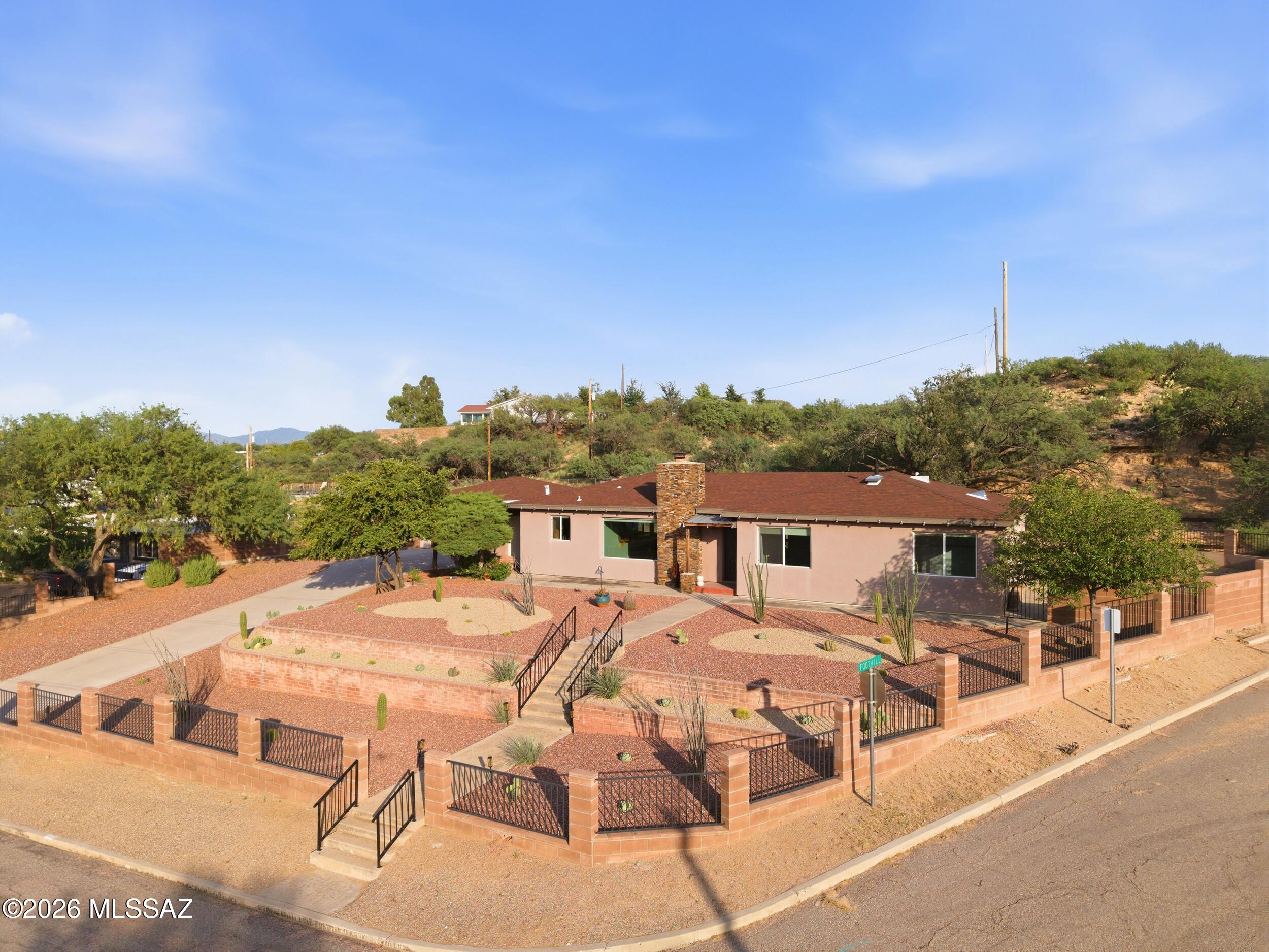 697 S Foothills Drive