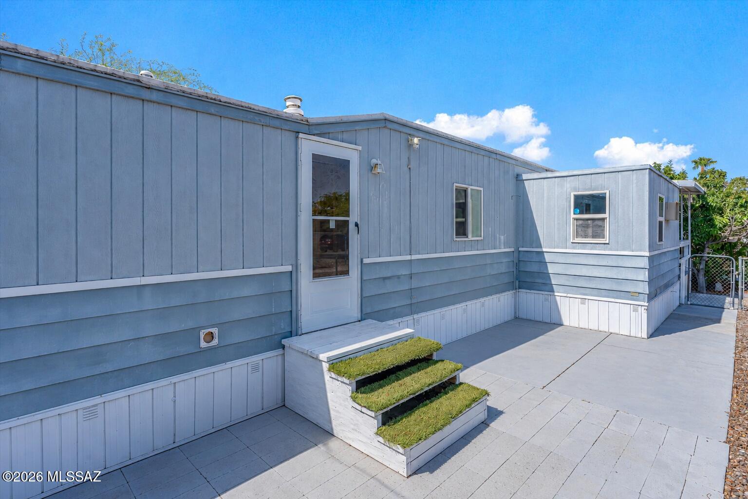540 W Limberlost Drive E28
