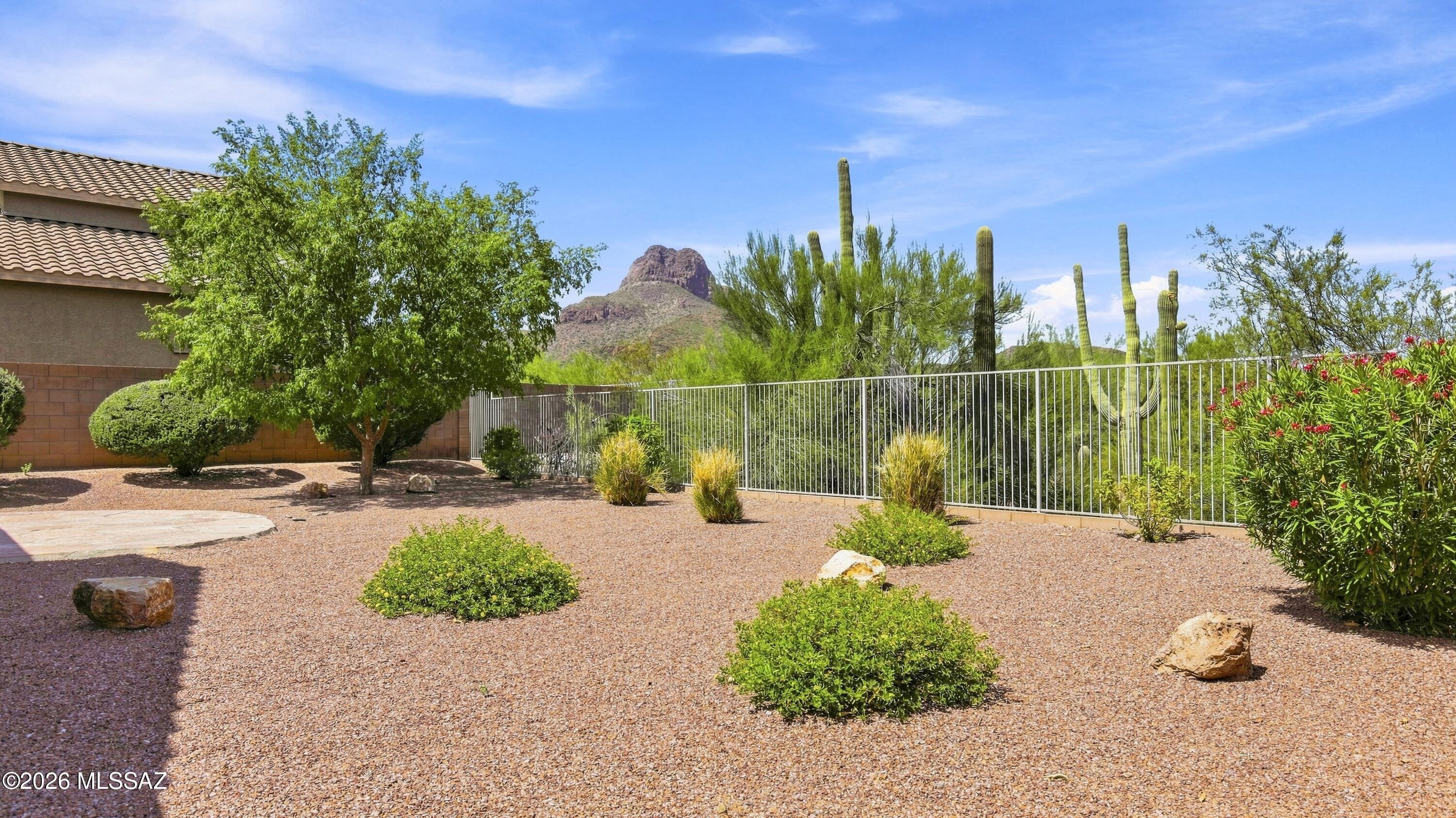 8005 N Iron Ridge Drive