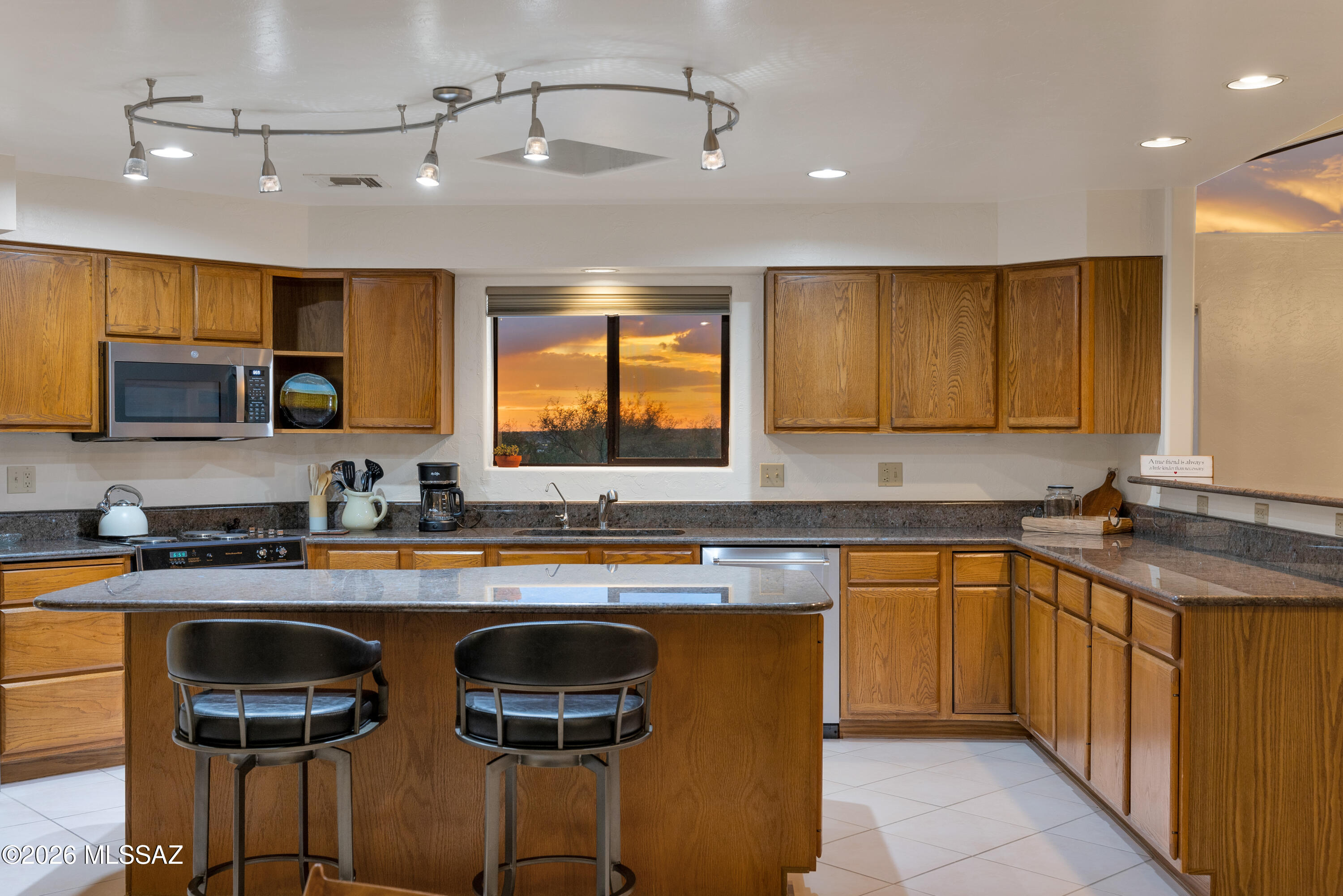 1060 E Canada Vista Place