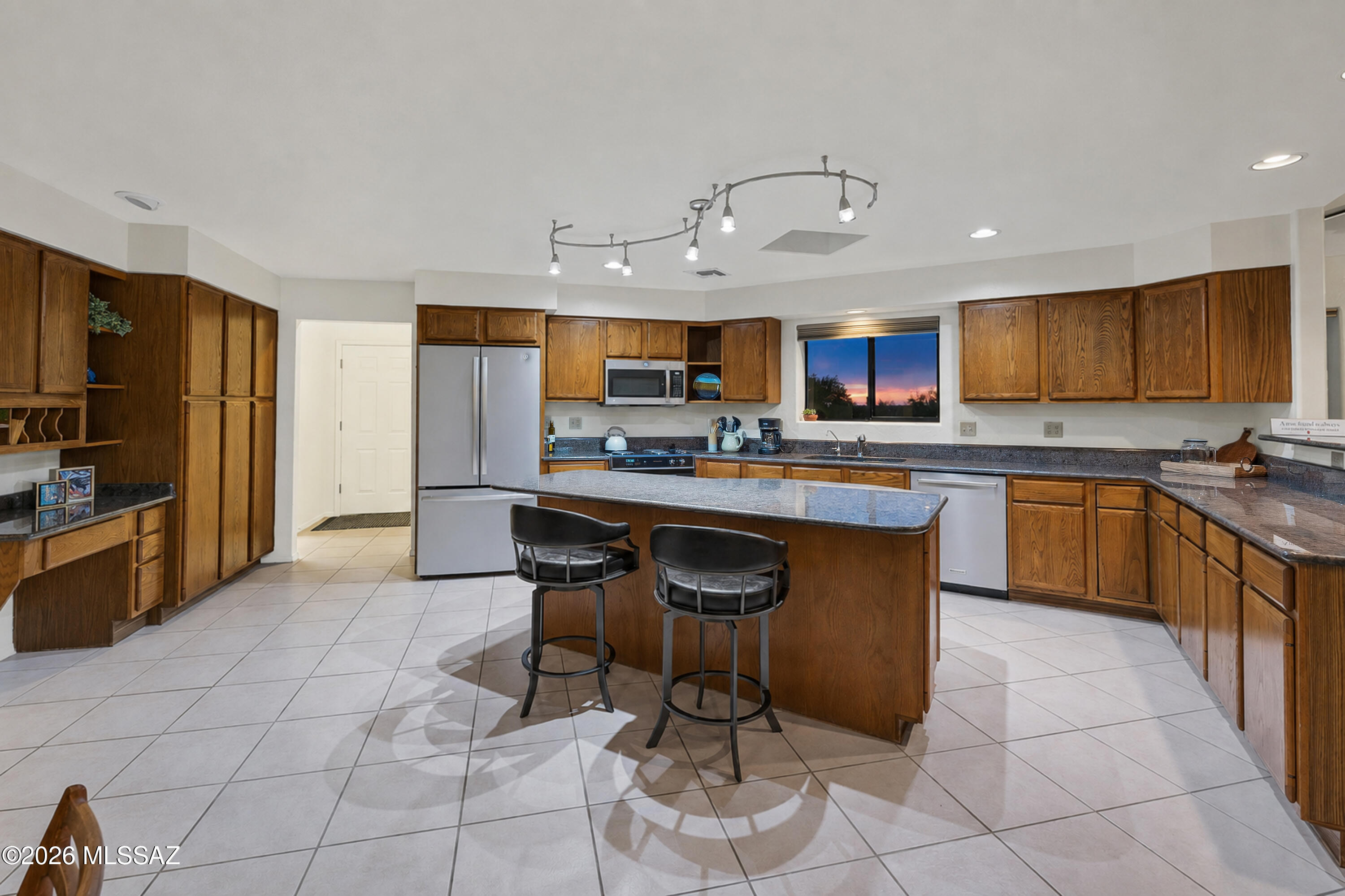 1060 E Canada Vista Place