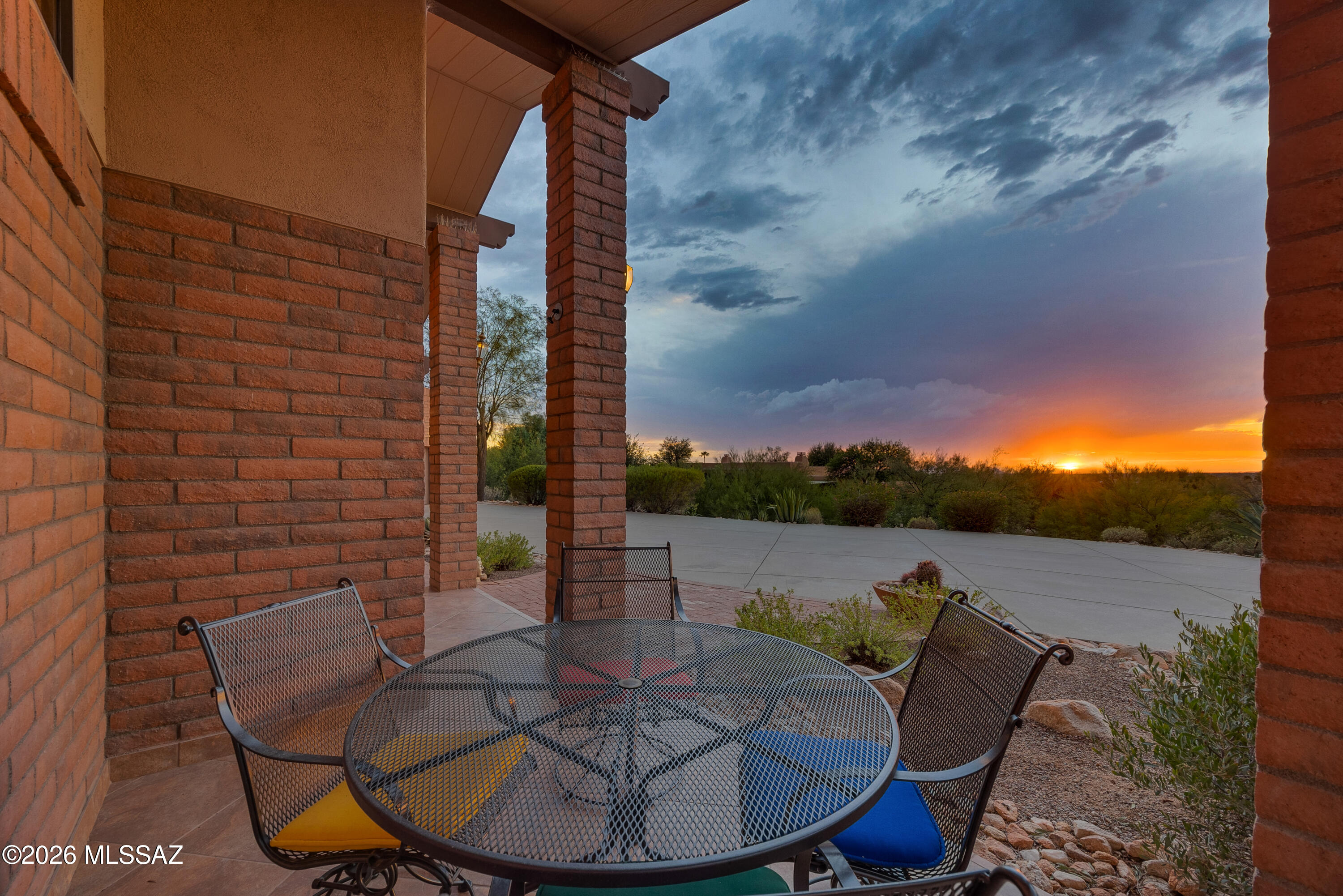 1060 E Canada Vista Place