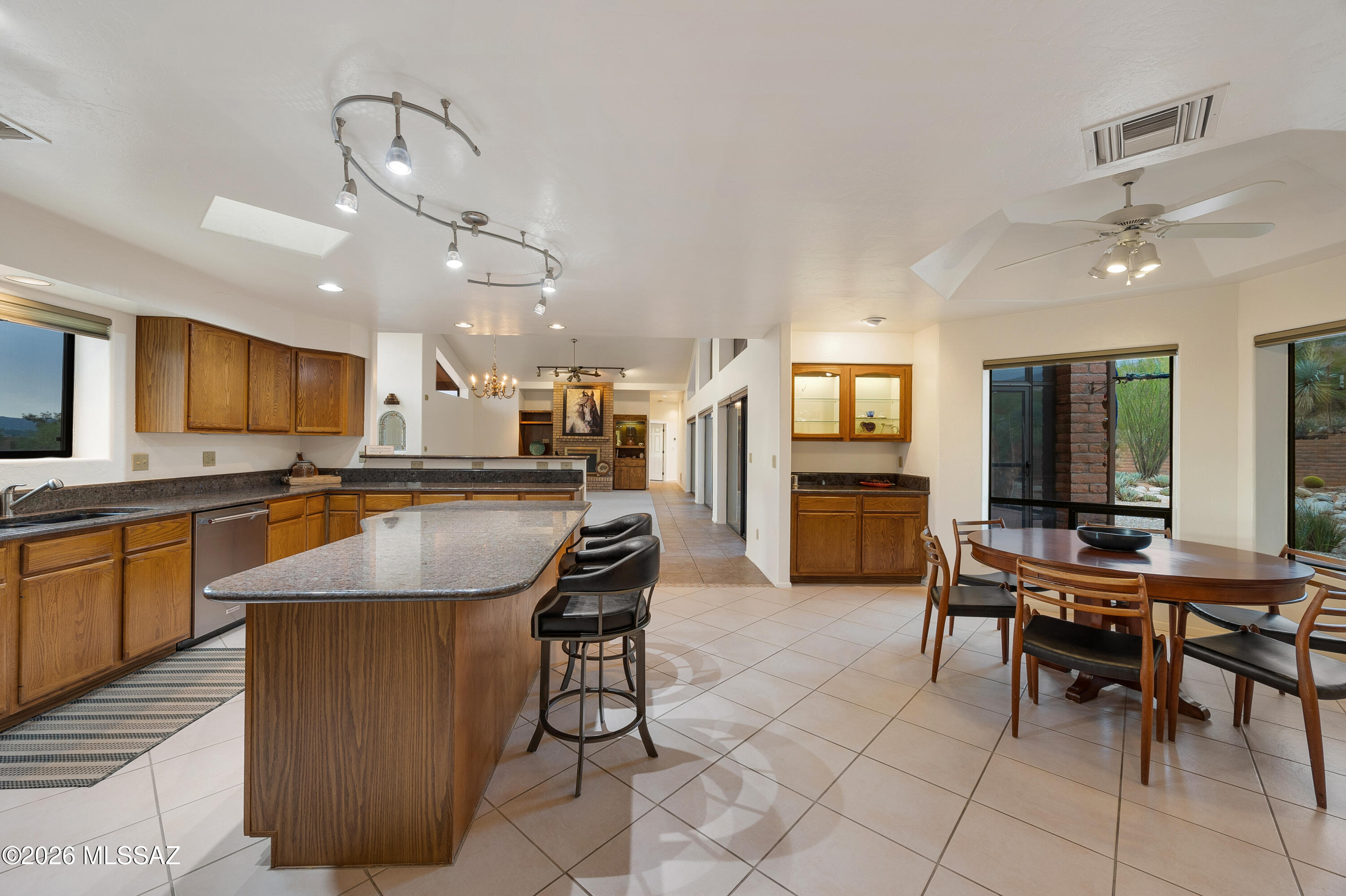 1060 E Canada Vista Place