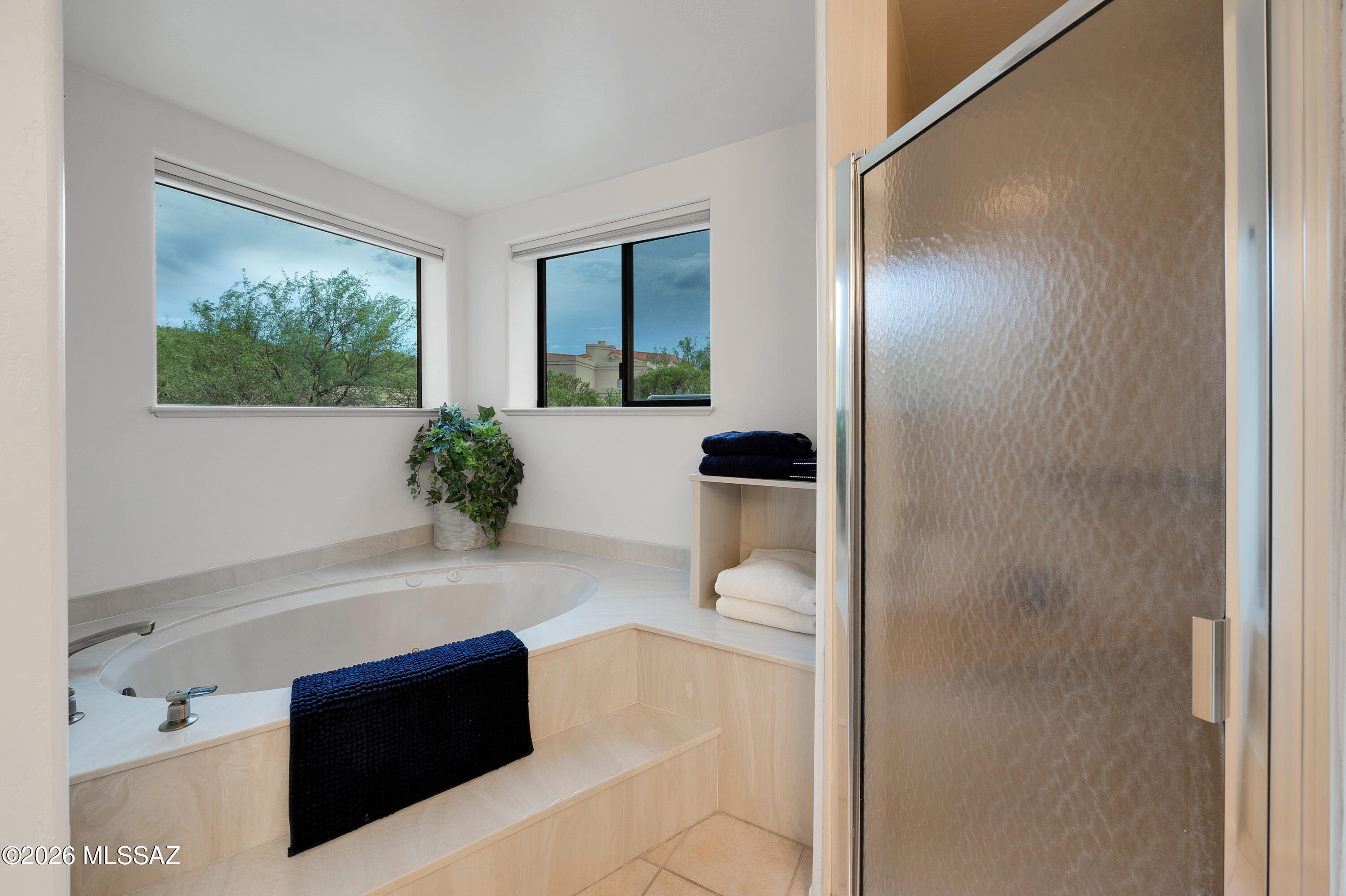 1060 E Canada Vista Place