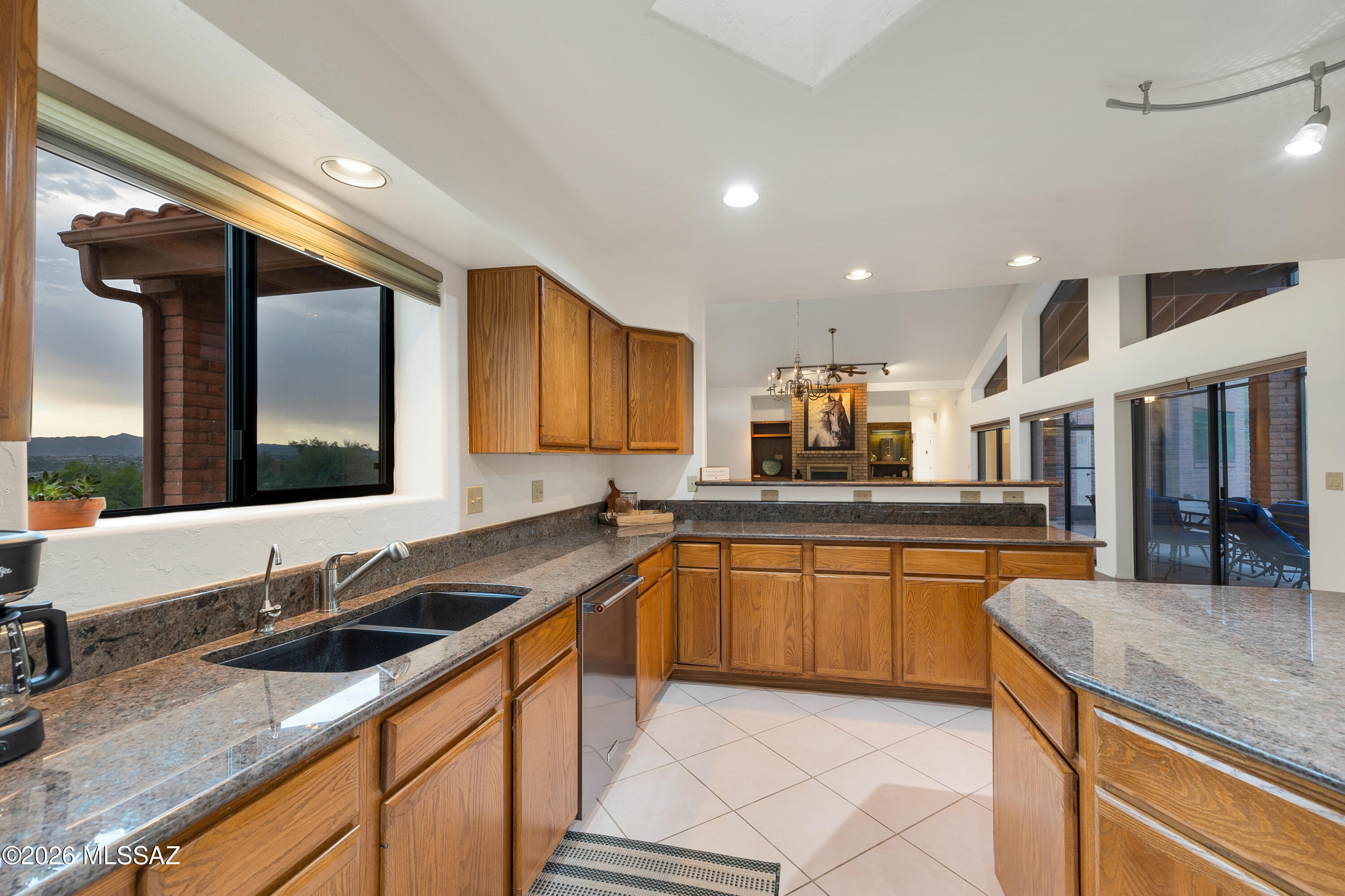 1060 E Canada Vista Place