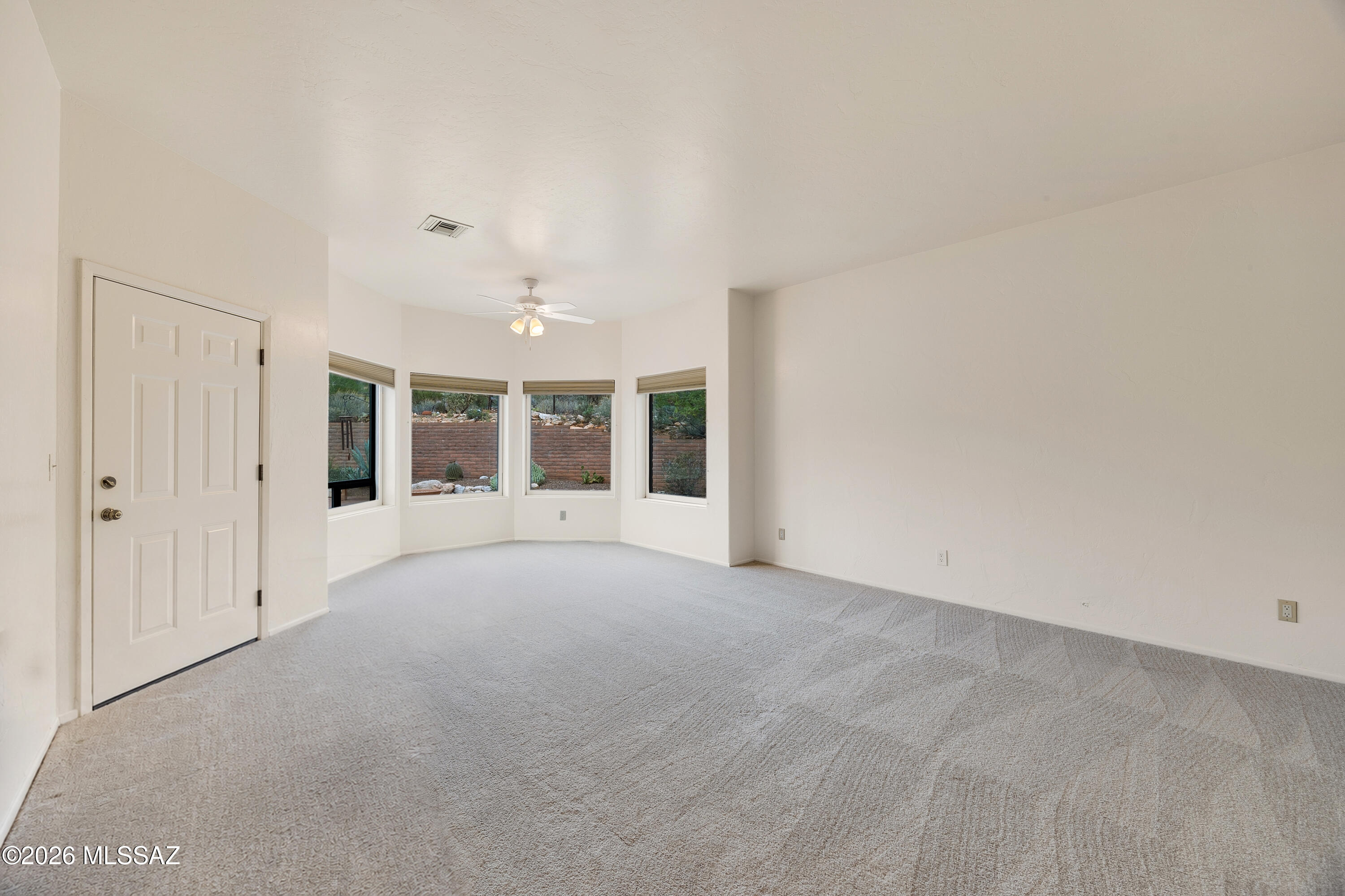 1060 E Canada Vista Place