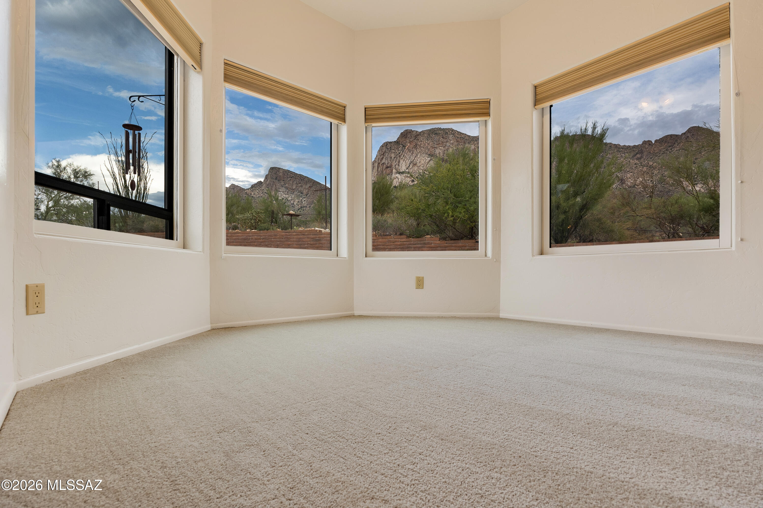 1060 E Canada Vista Place