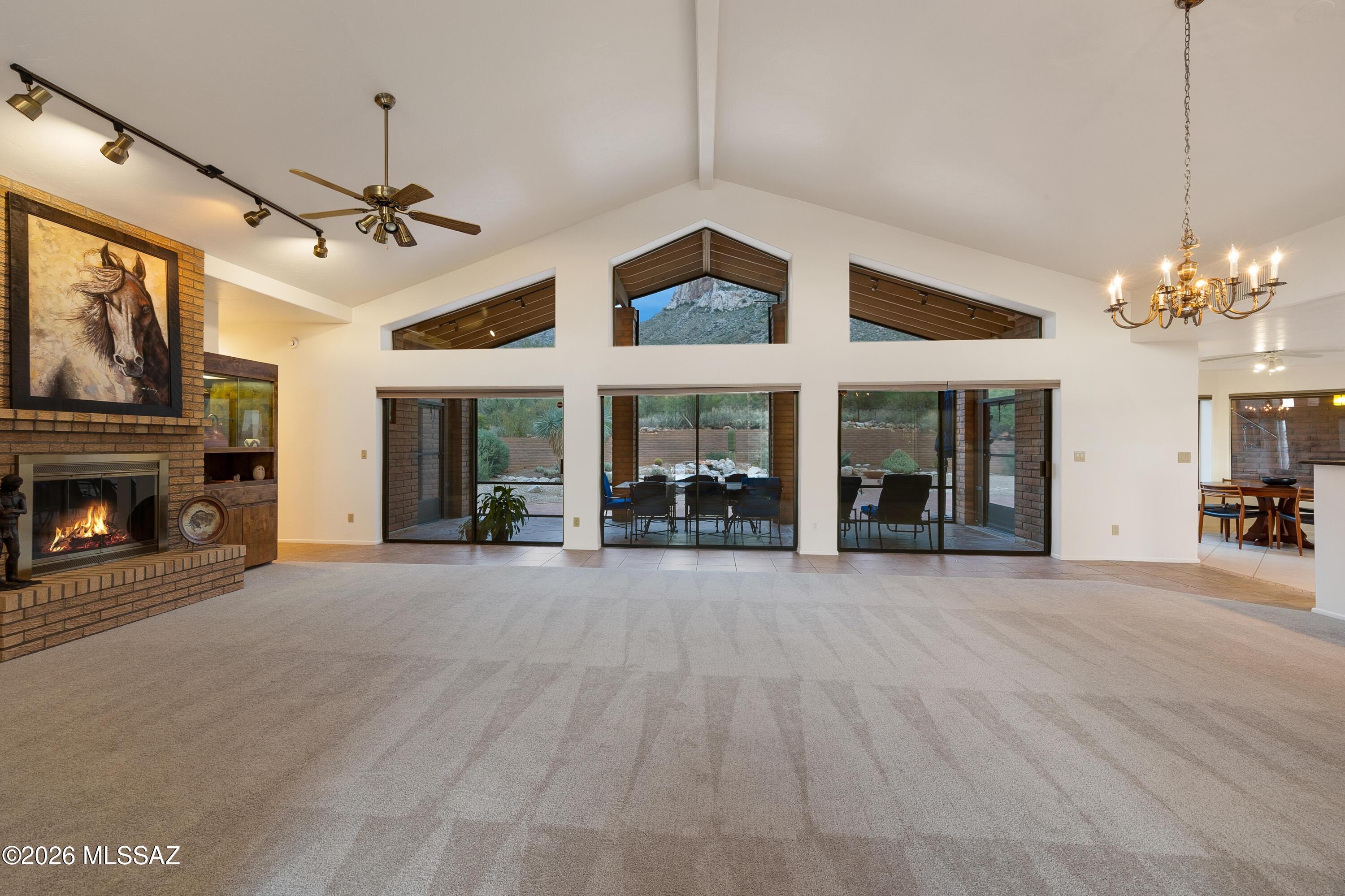 1060 E Canada Vista Place