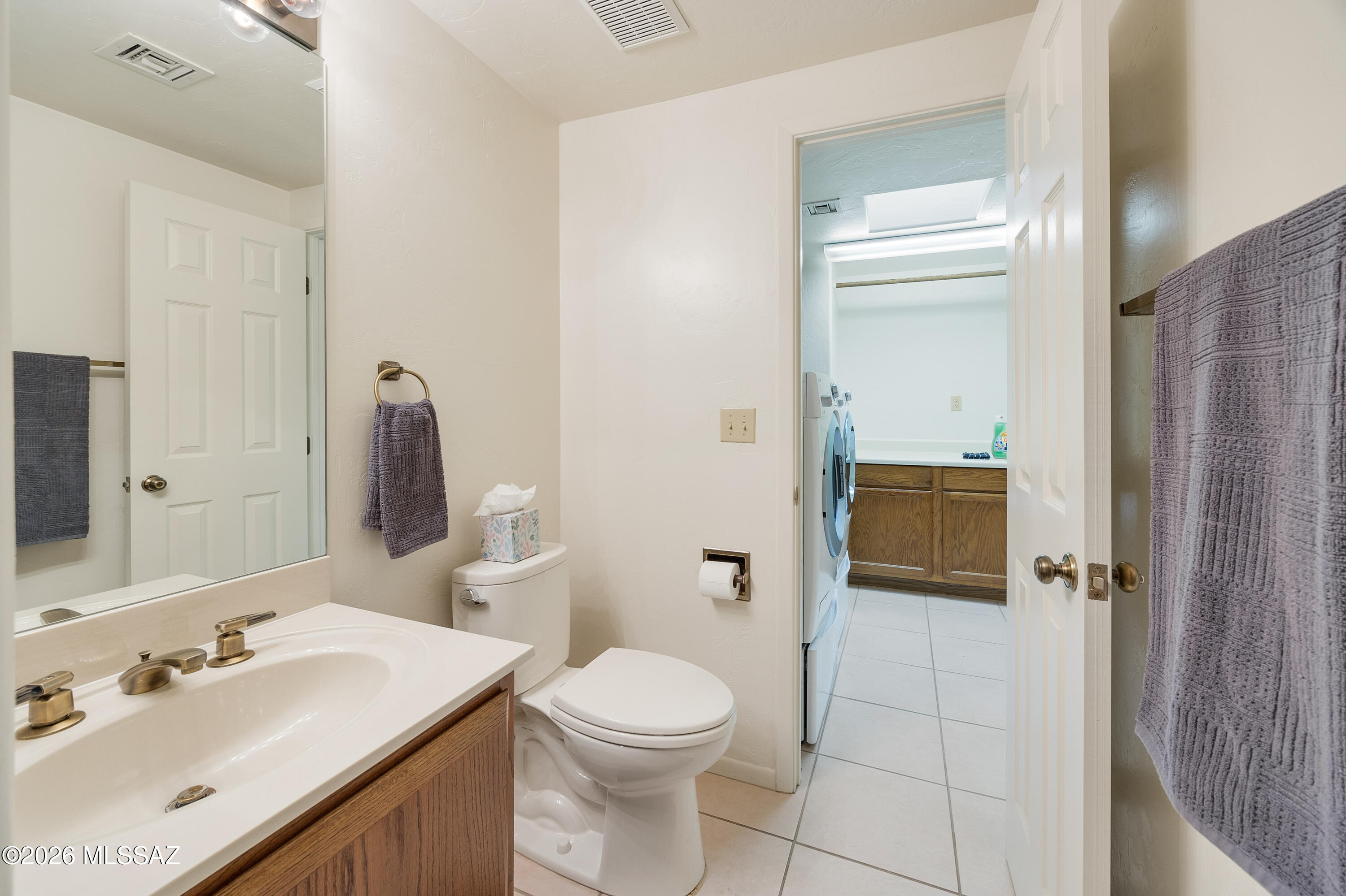 1060 E Canada Vista Place