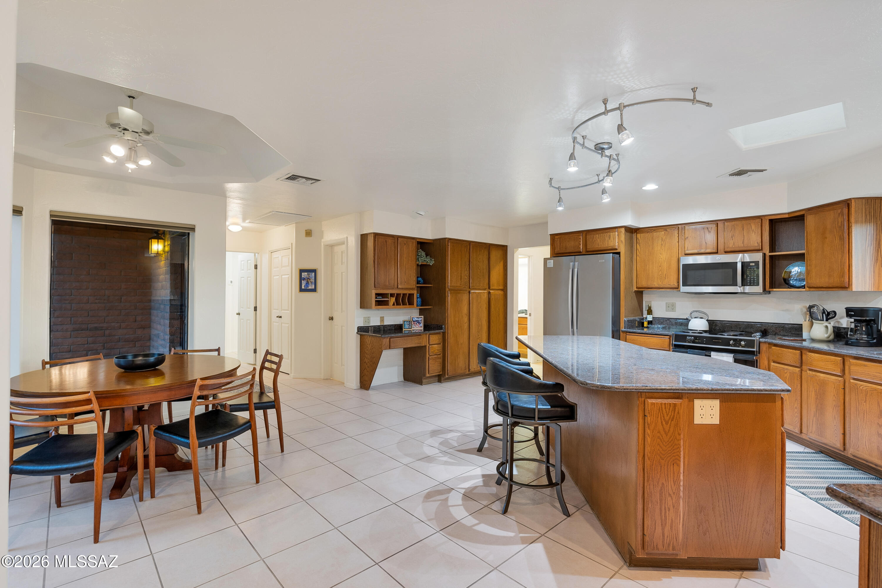 1060 E Canada Vista Place