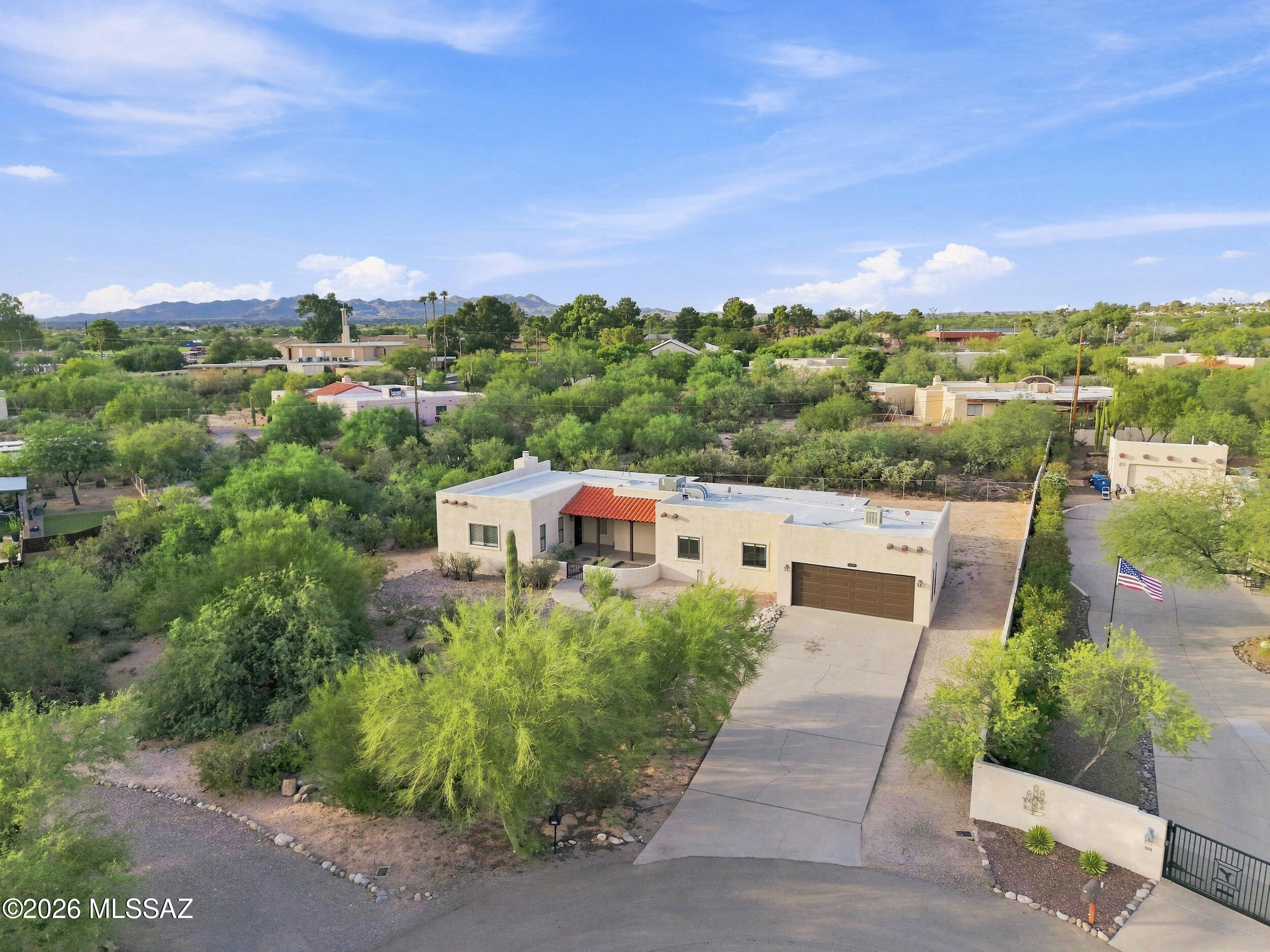 916 W San Martin Drive