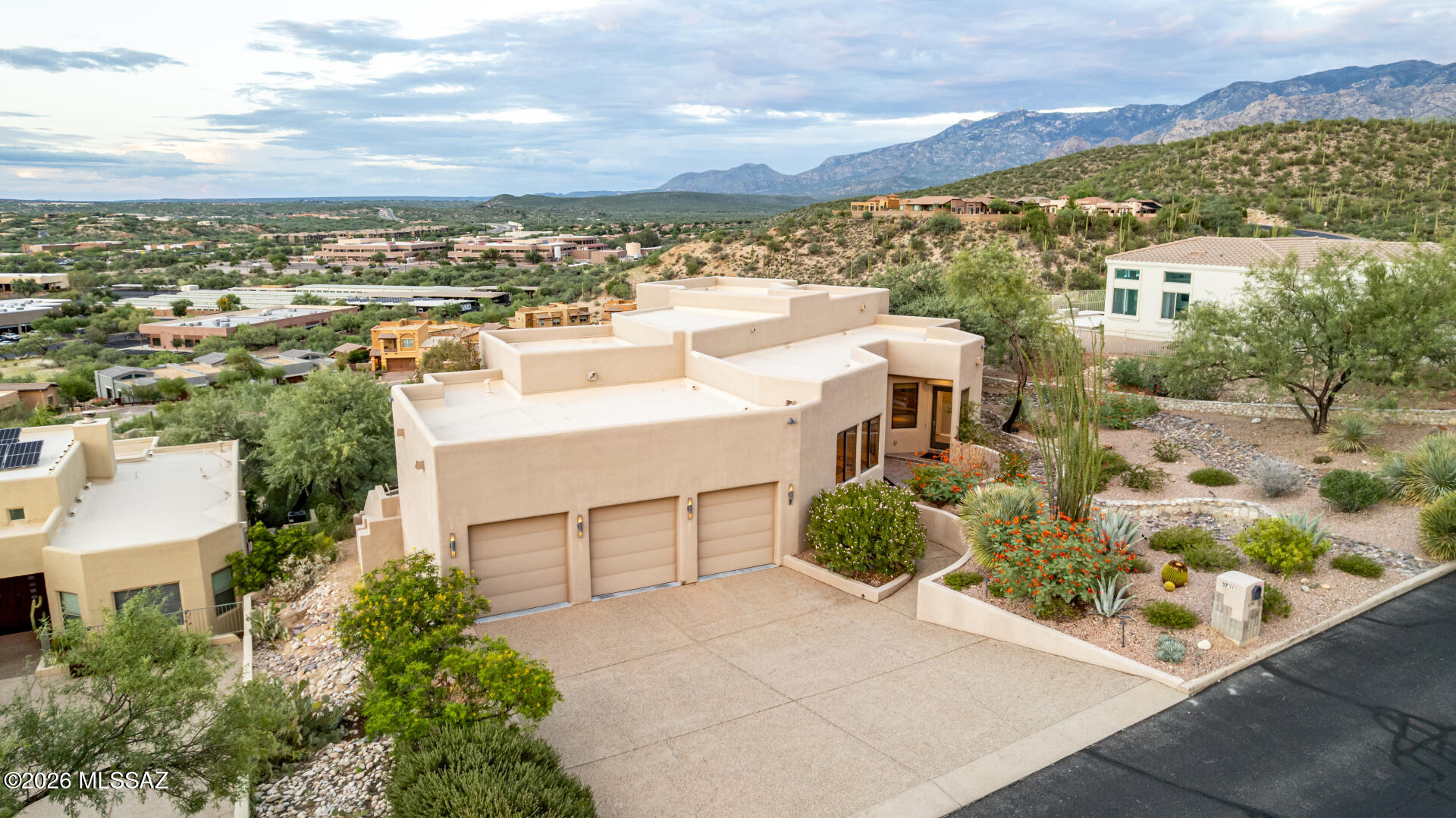 1751 E Buck Ridge Place
