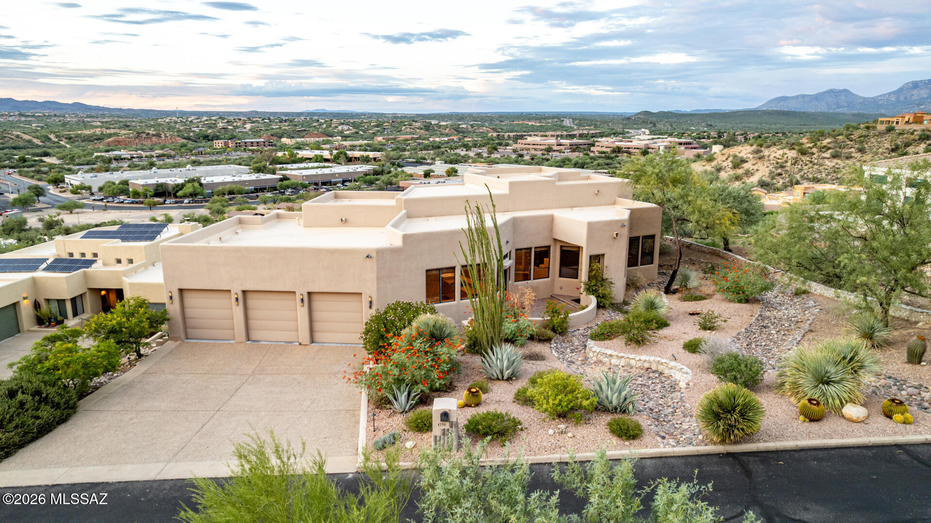 1751 E Buck Ridge Place