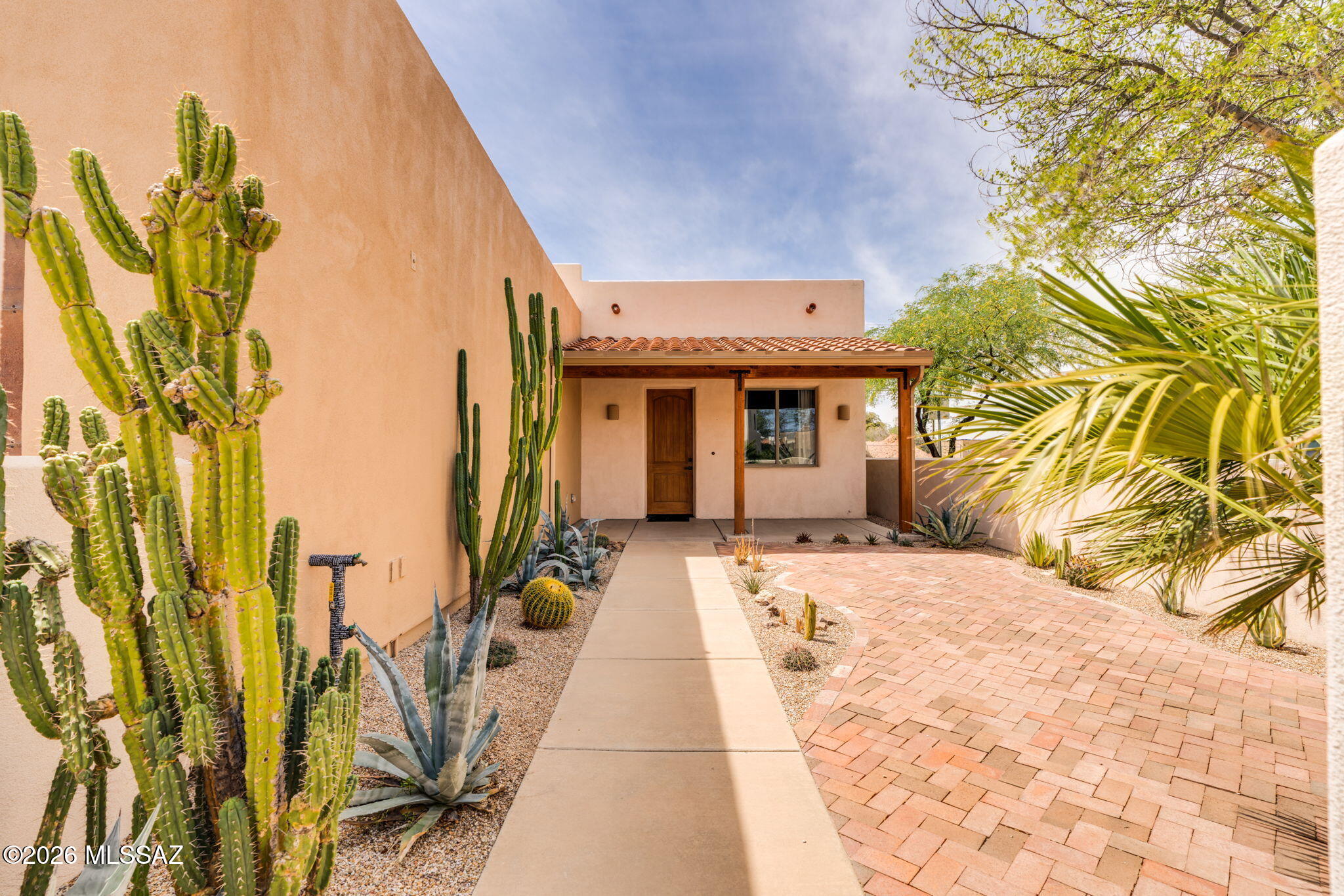 2655 N Sahuara Place